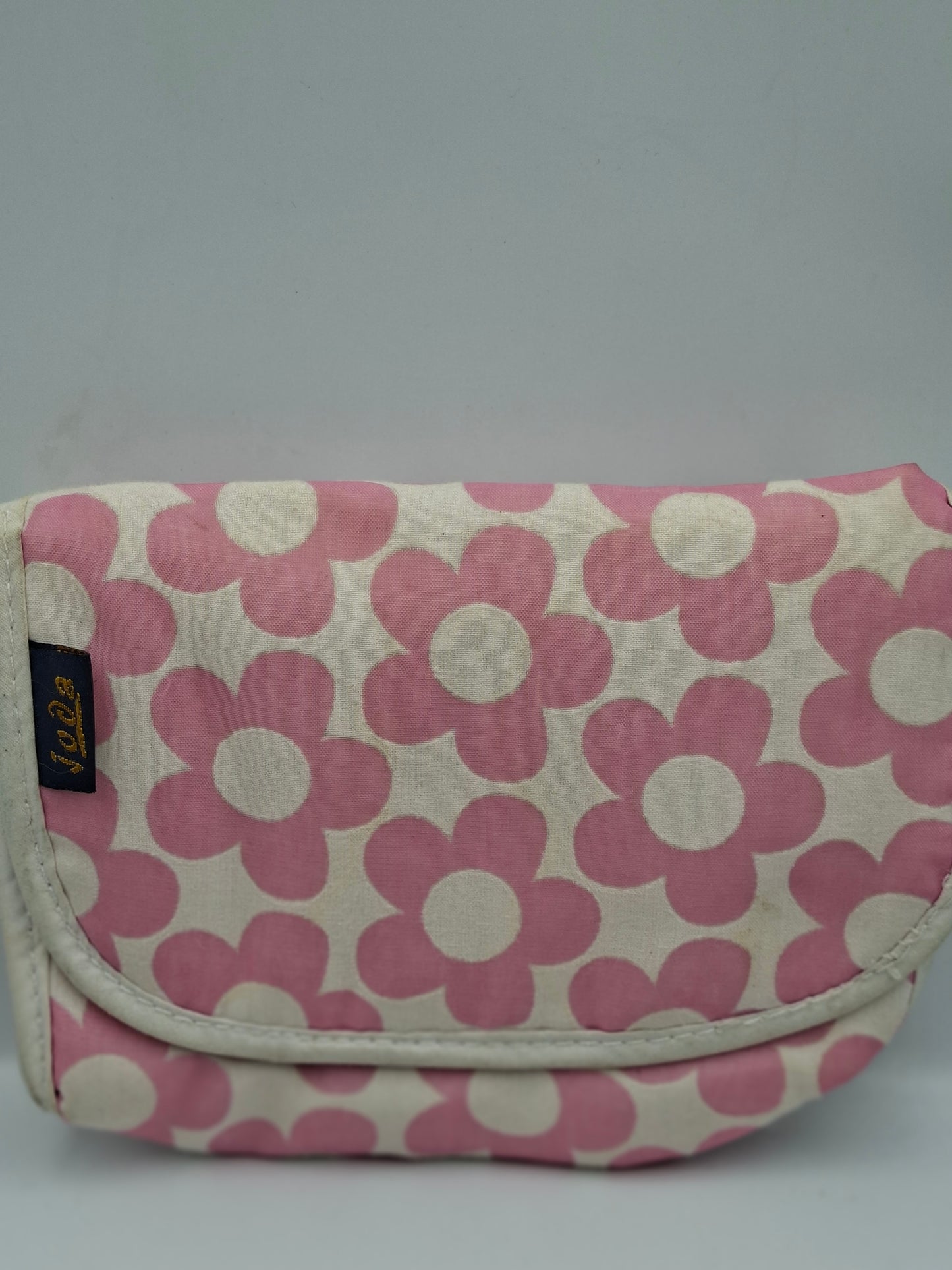 MAKE UP POUCH
