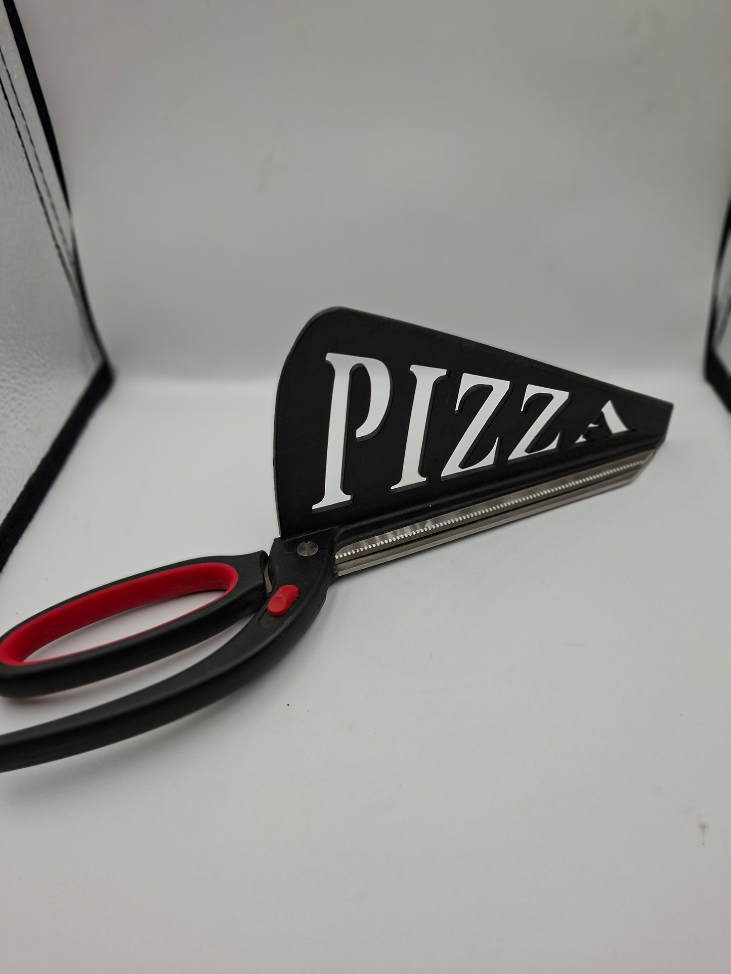 PIZZA CUTTER