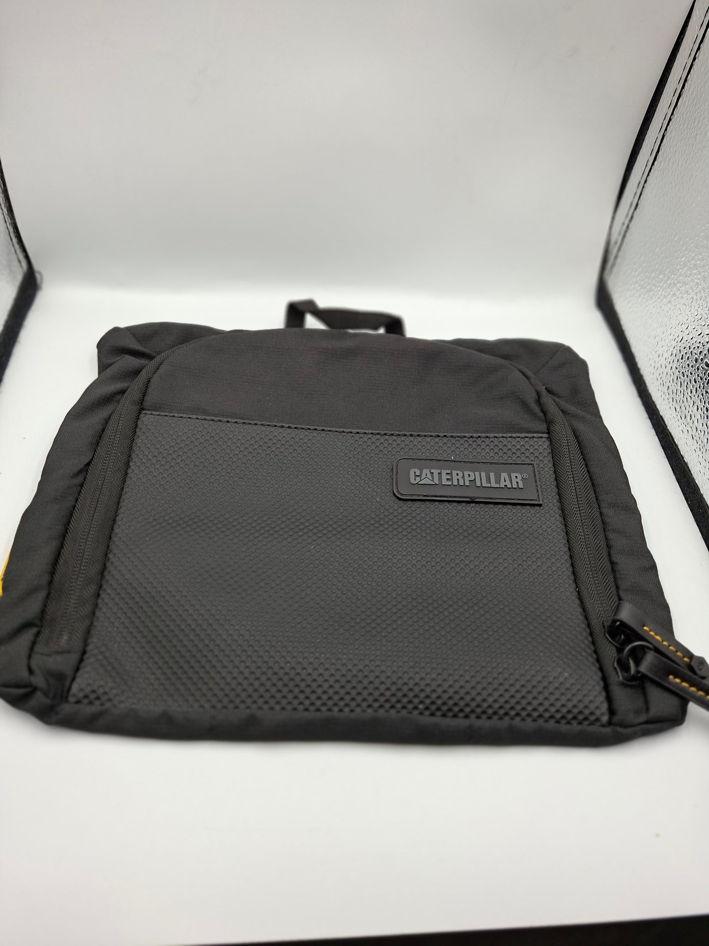 CATERPILAR POUCH
