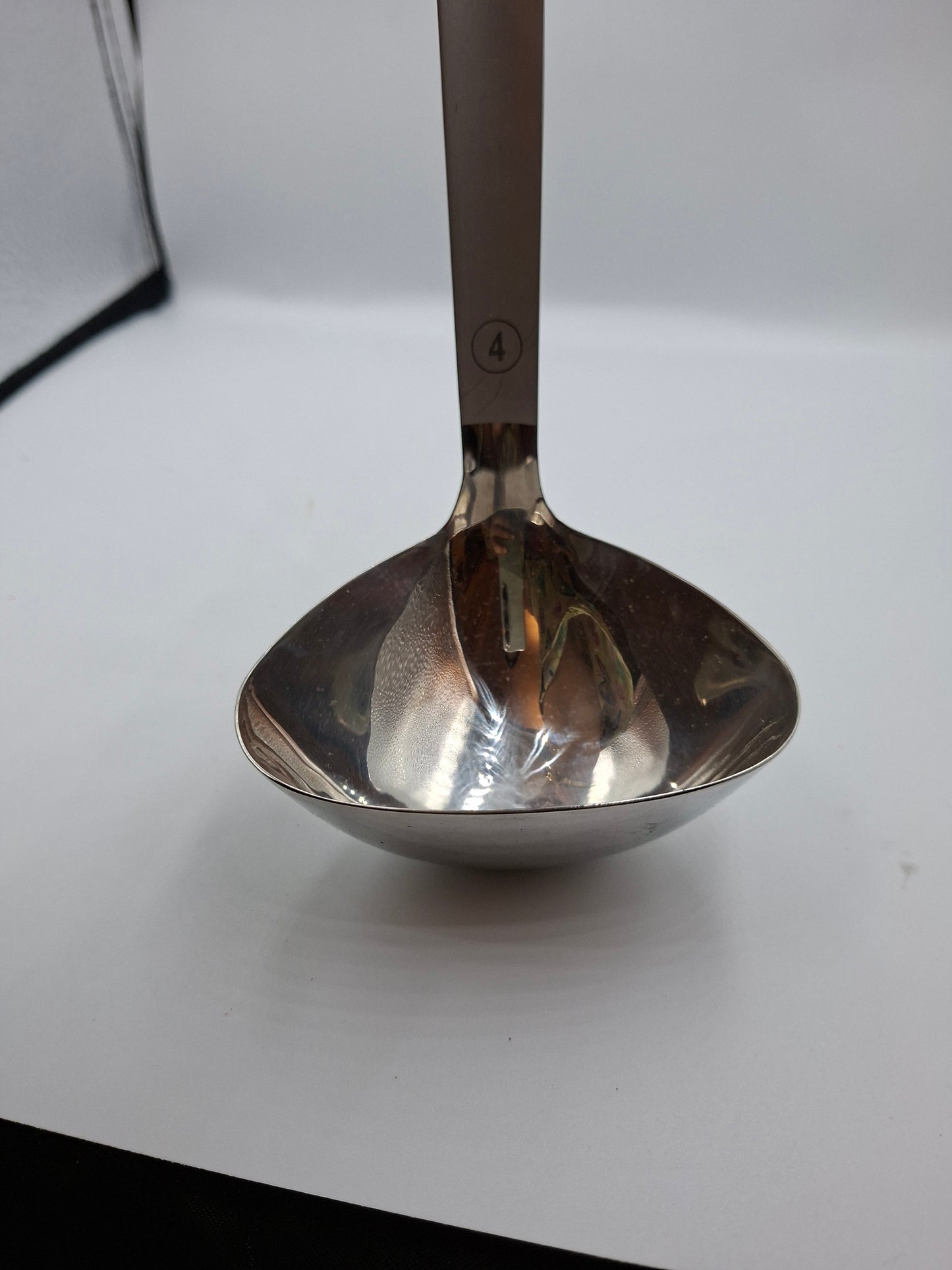 RUBBERMAID STAINLESS STEEL LADLE