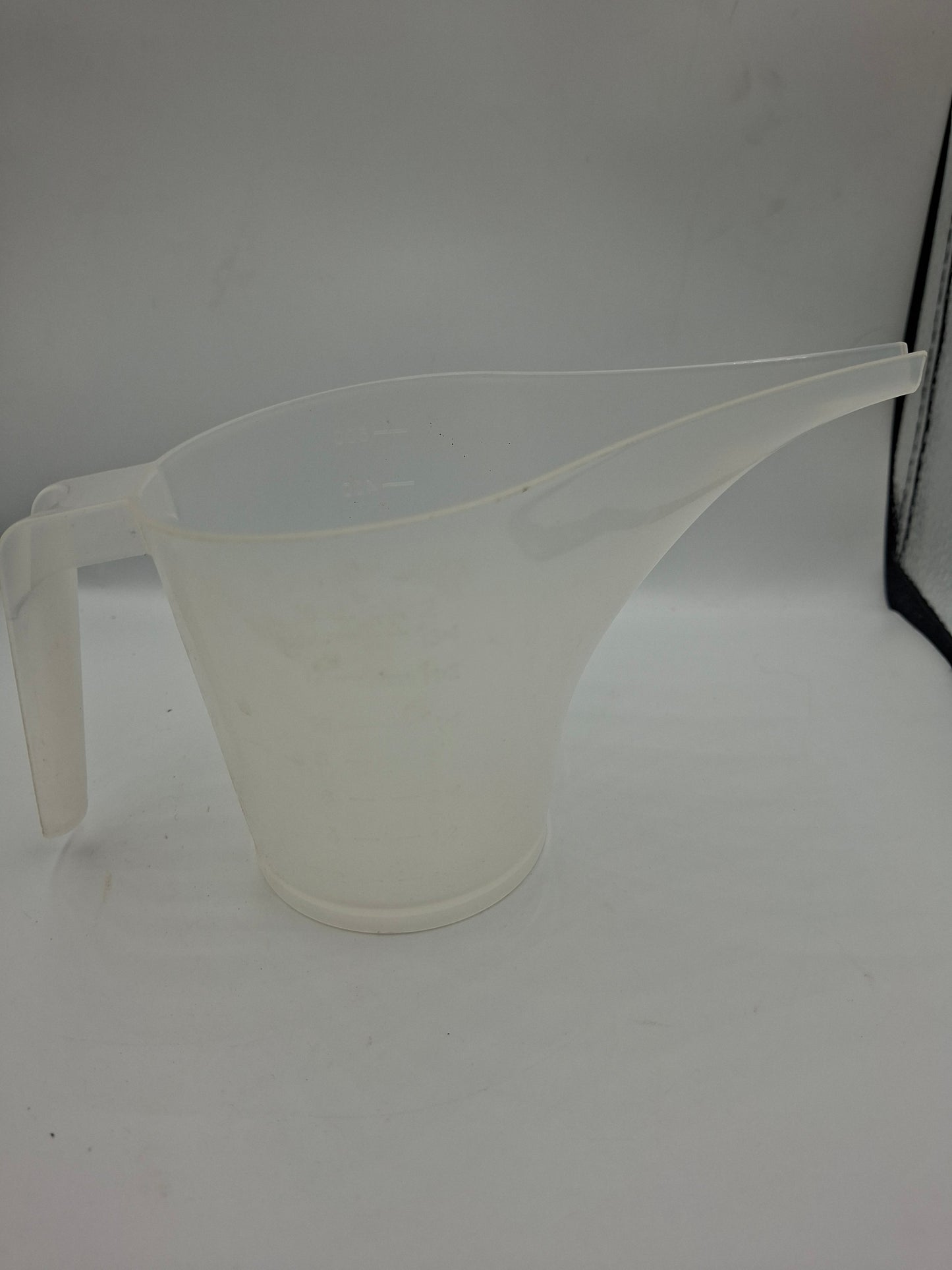 MEASURING CUP