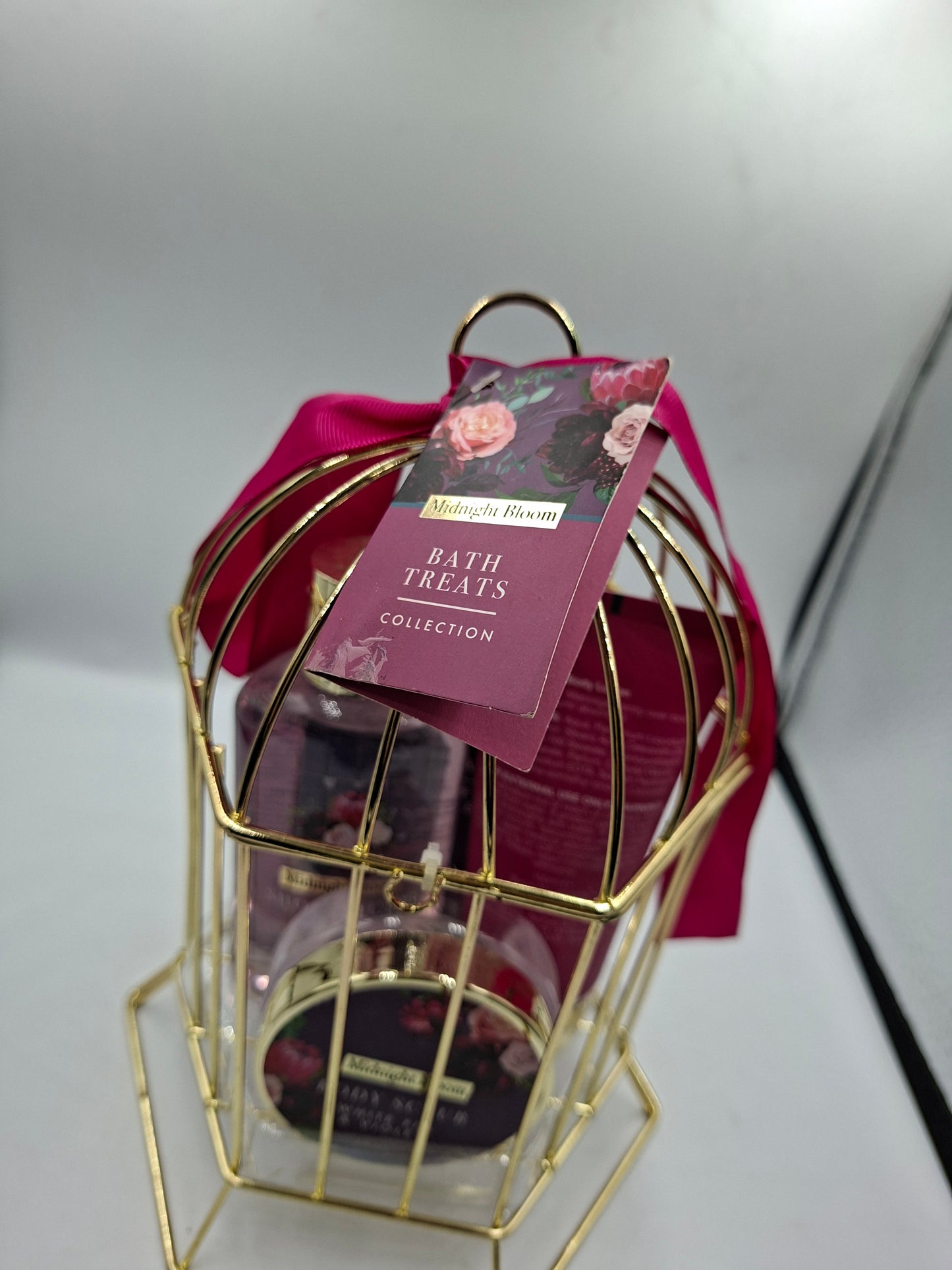 HIGH END GIFT BASKET