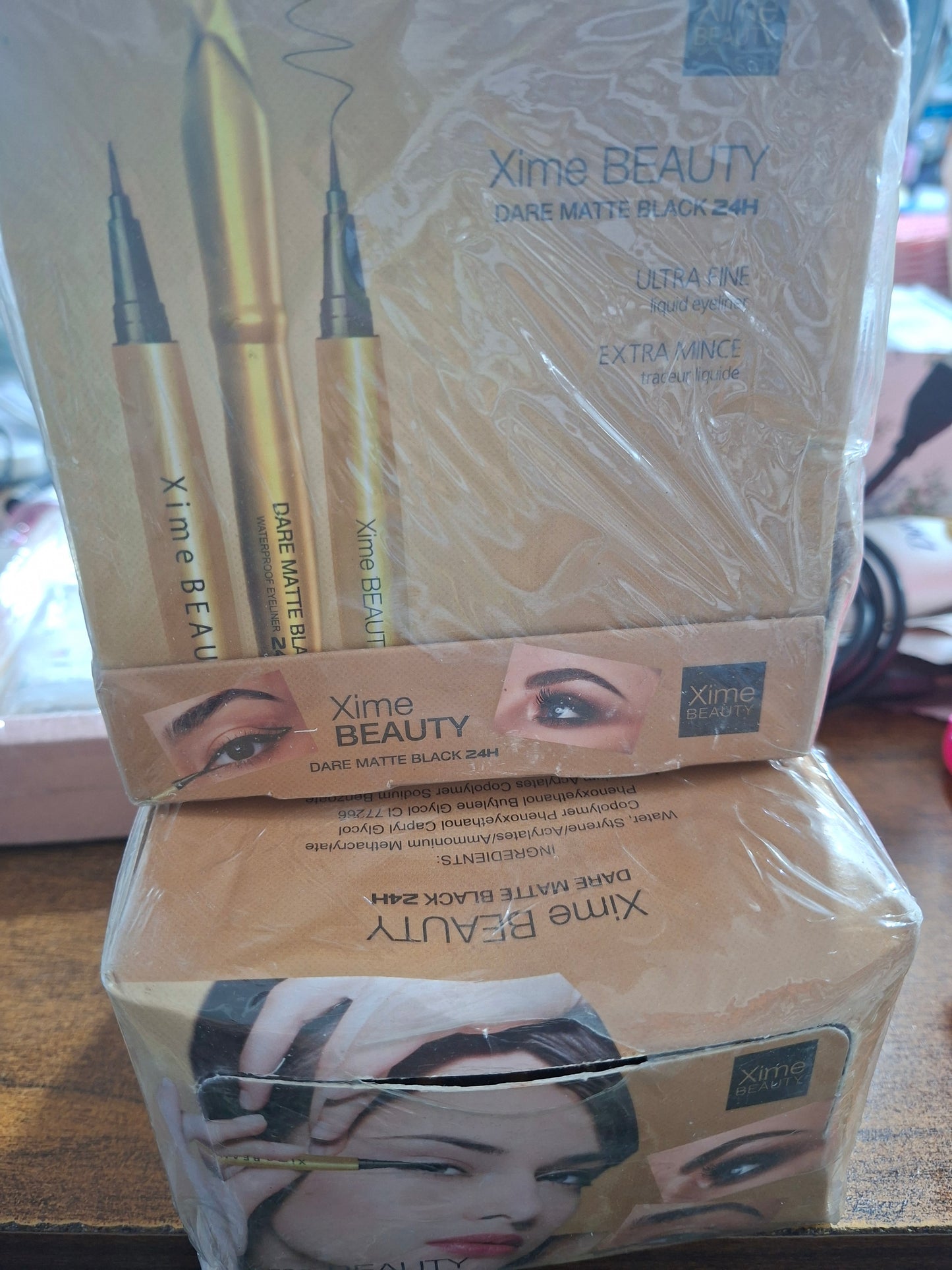 BLACK EYELINER