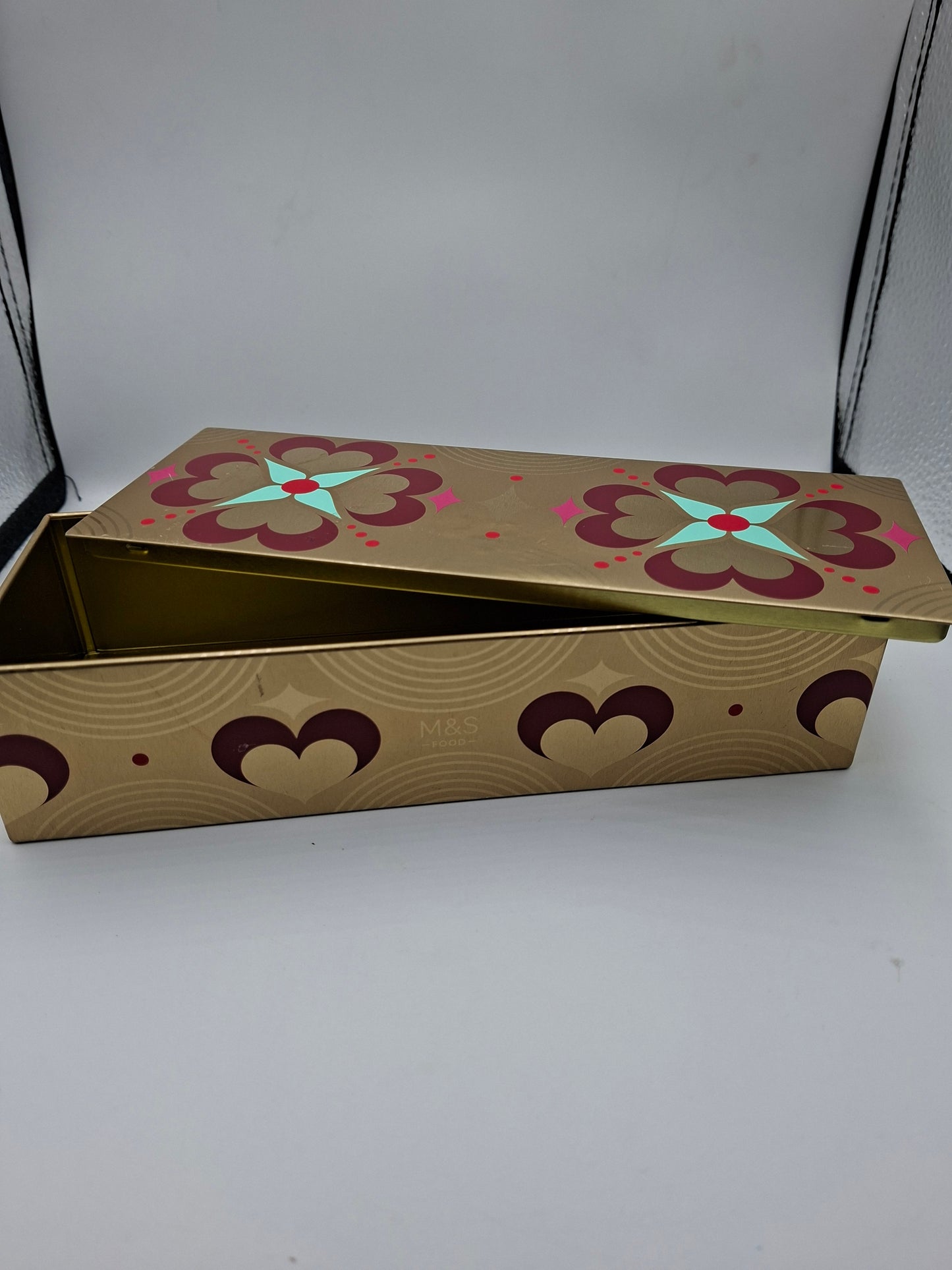 MARKS AND SPENCERS GIFT BOX