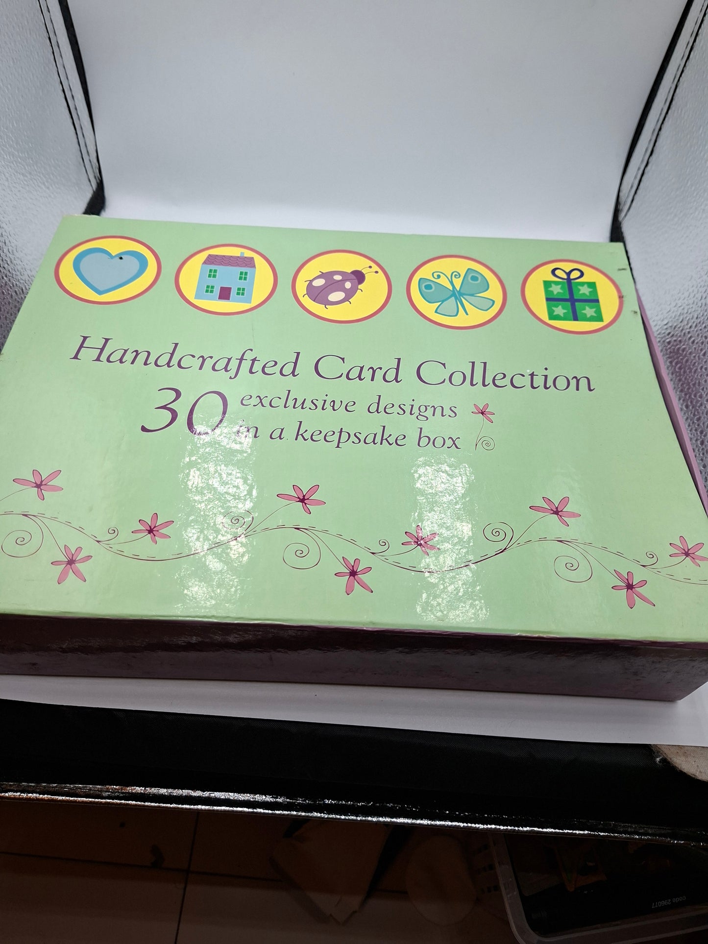 HANDMADE CARDS BOX