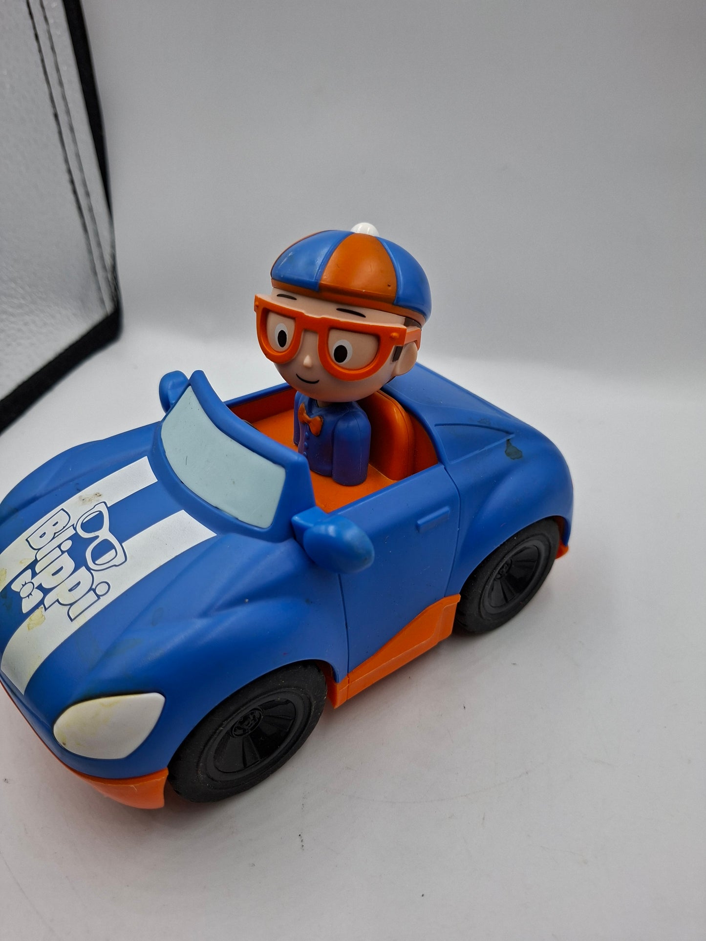 BLIPPI CAR