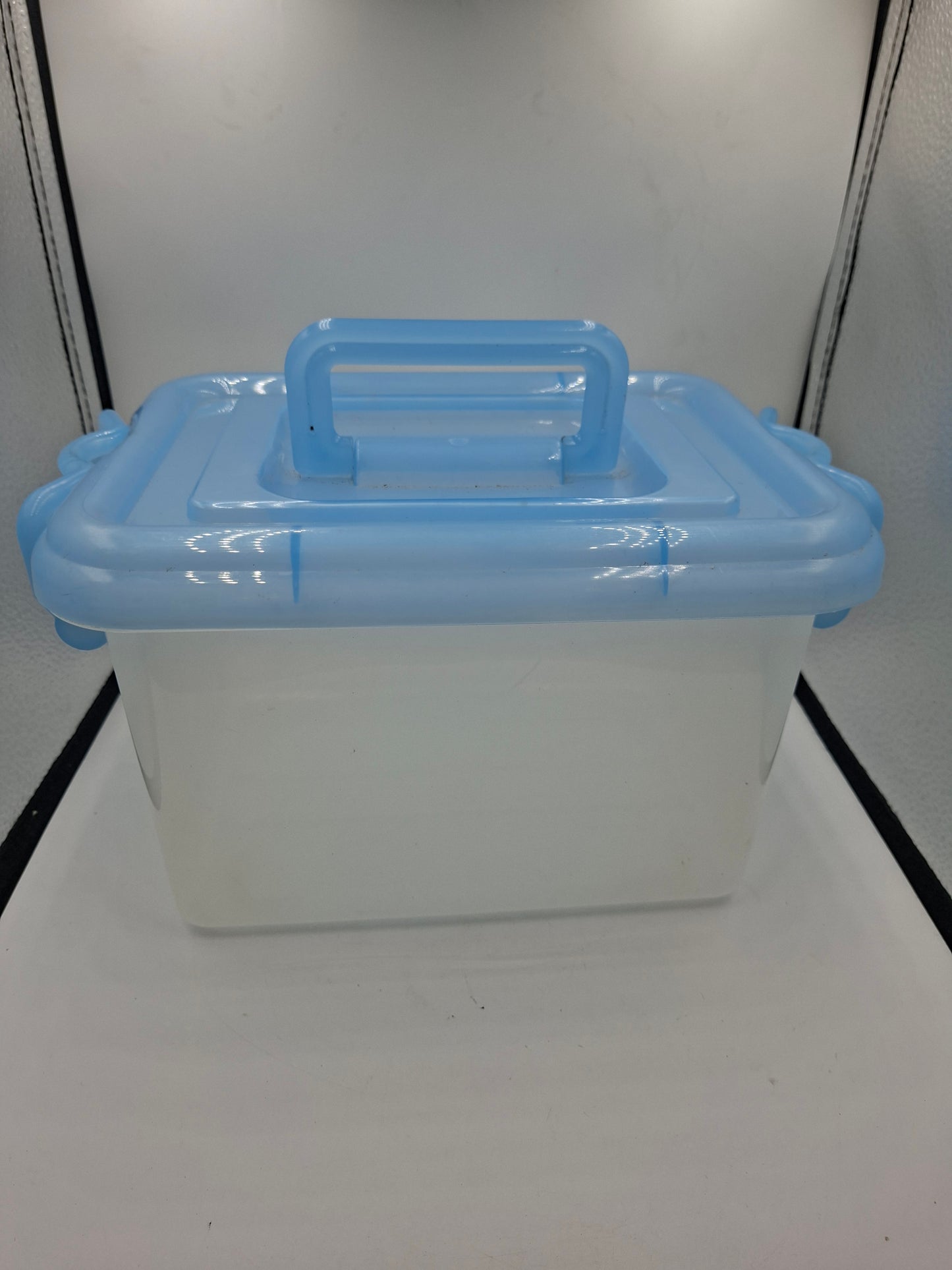 CONTAINER