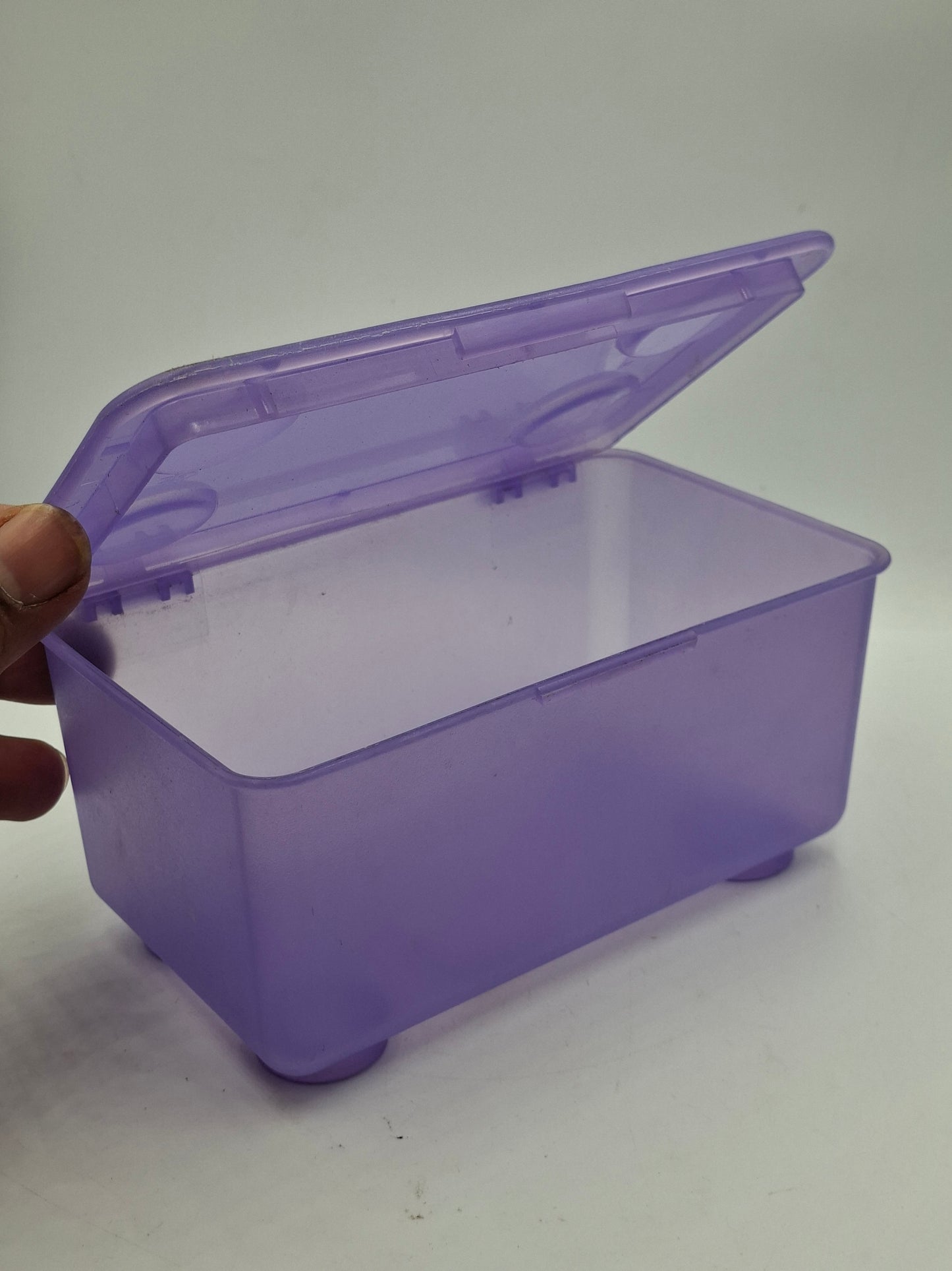 CONTAINER