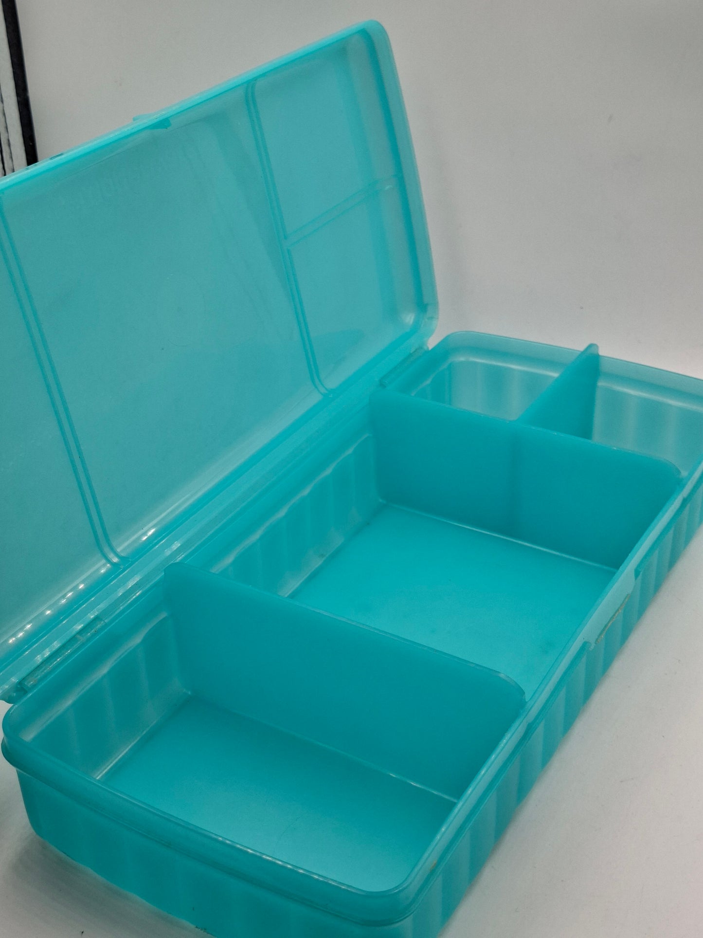 LUNCH BOX