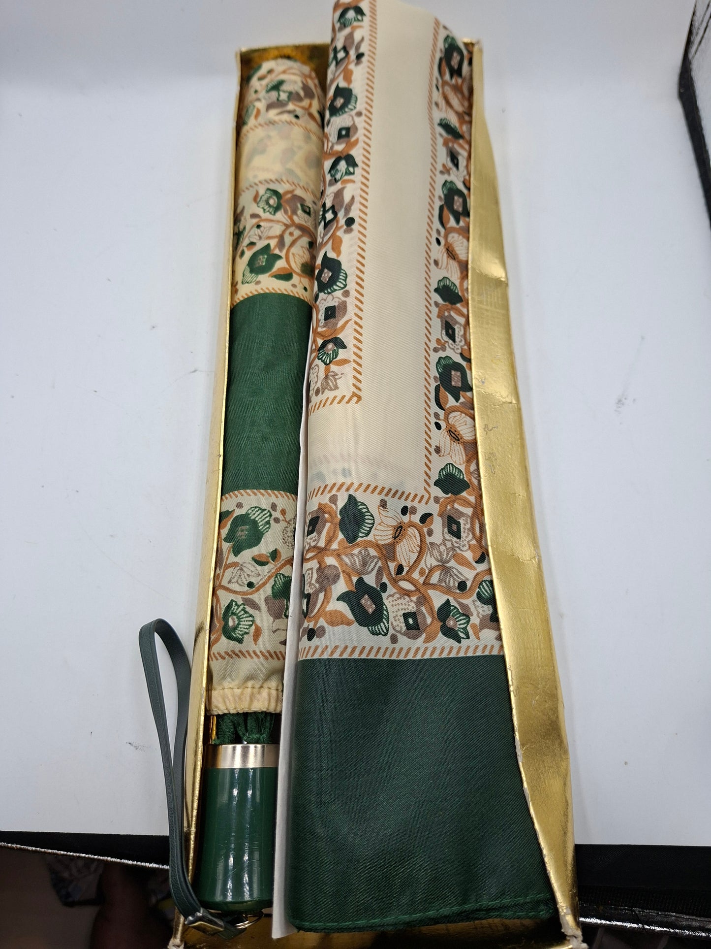 UMBRELLA AND SCARF SET