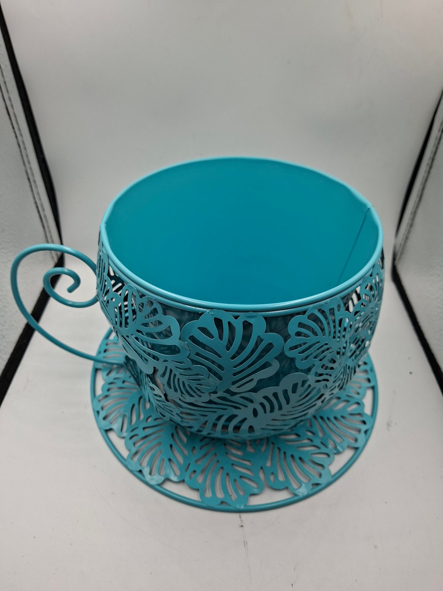 METAL TEACUP PLANTER