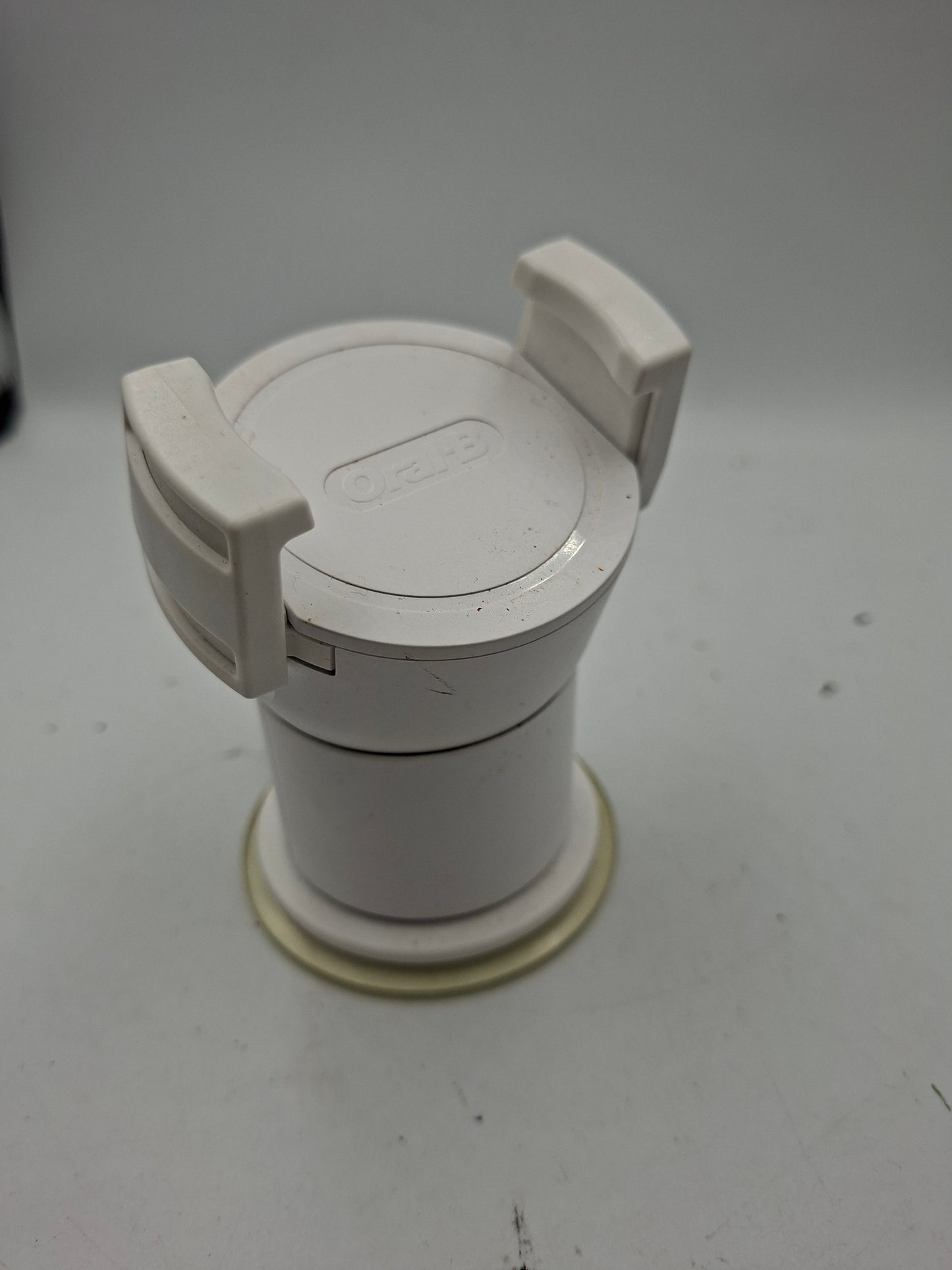 Oral-B smartphone holder