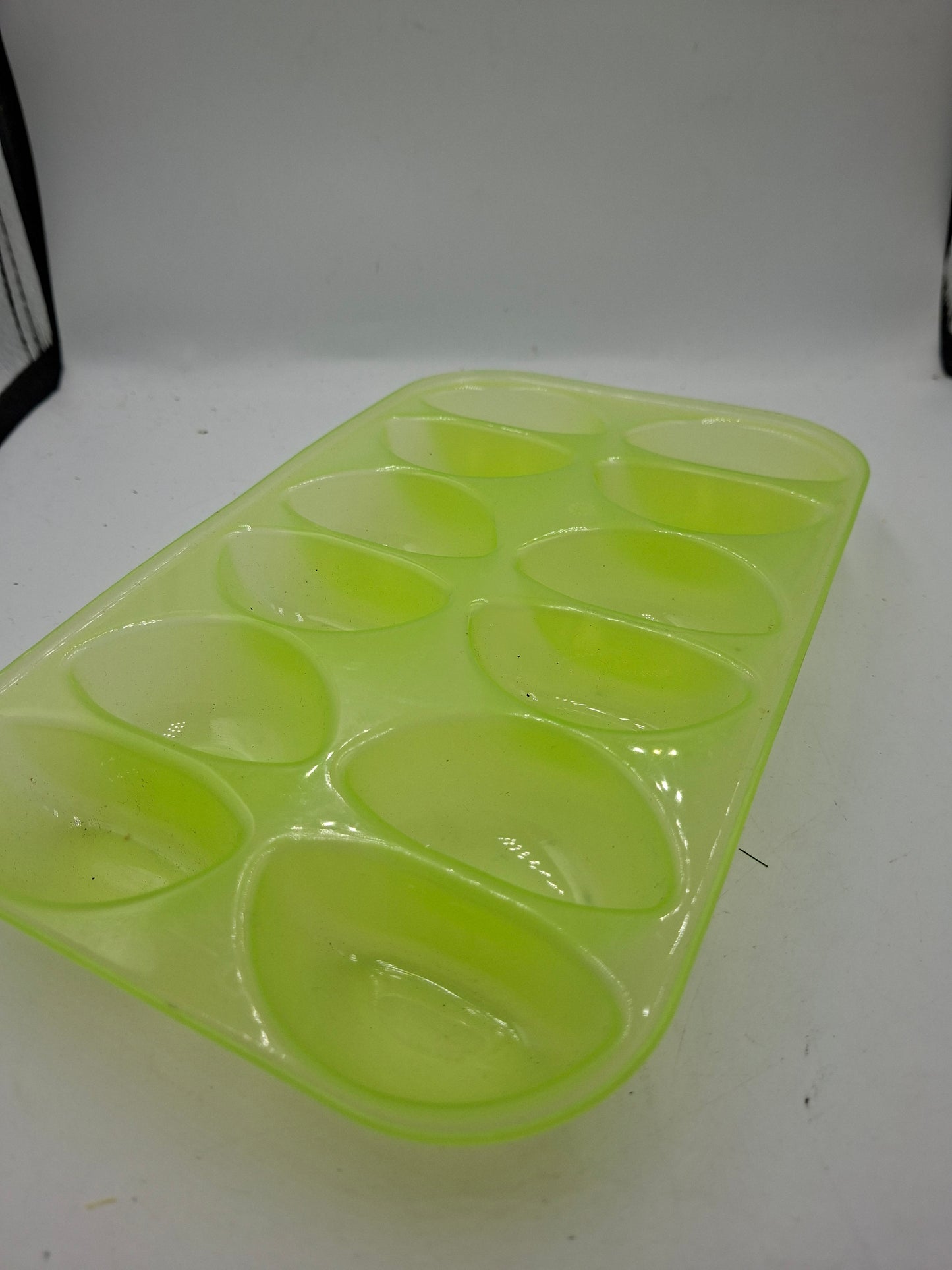 ICE CUBE TRAY