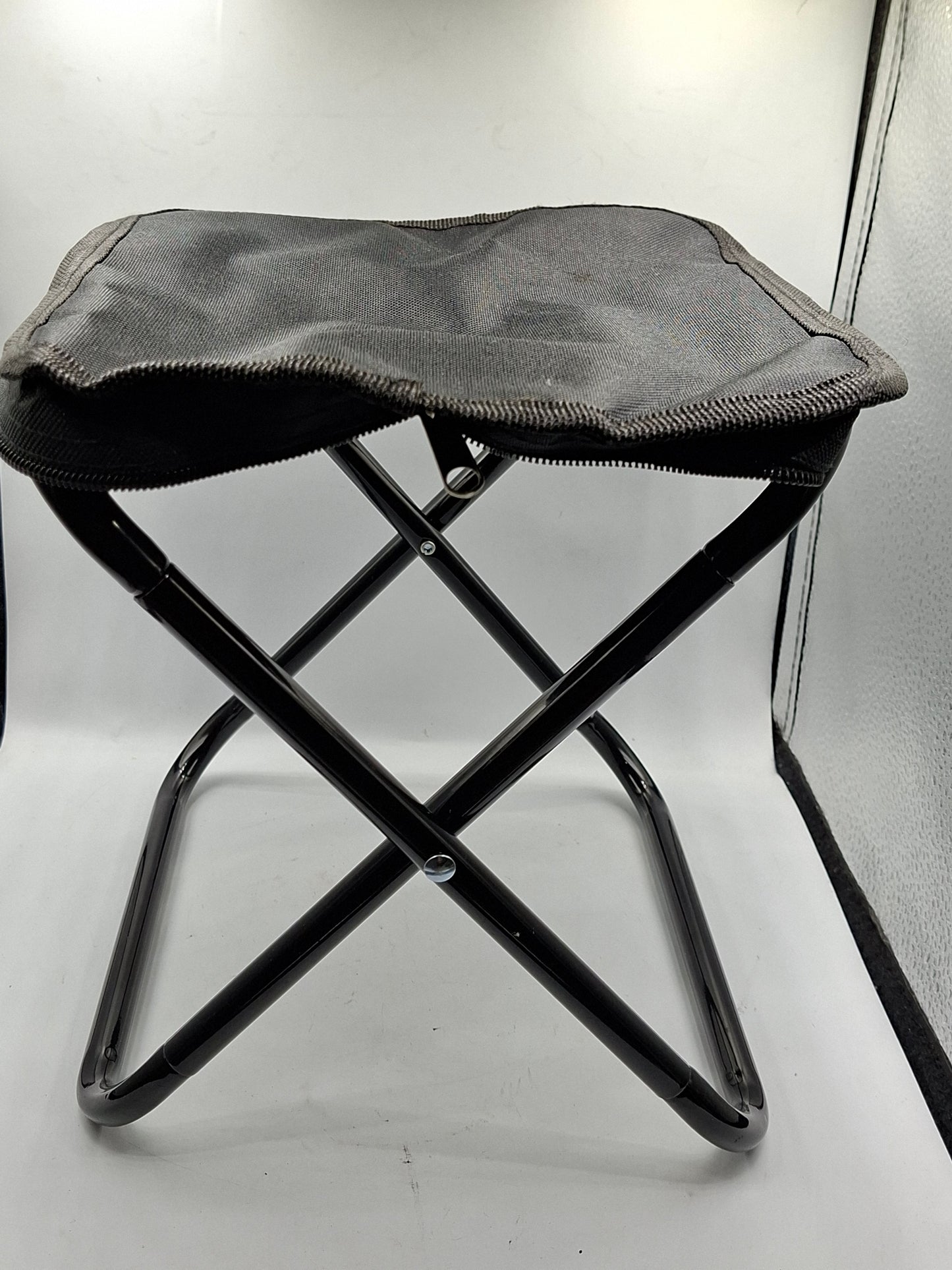 TRAVEL STOOL
