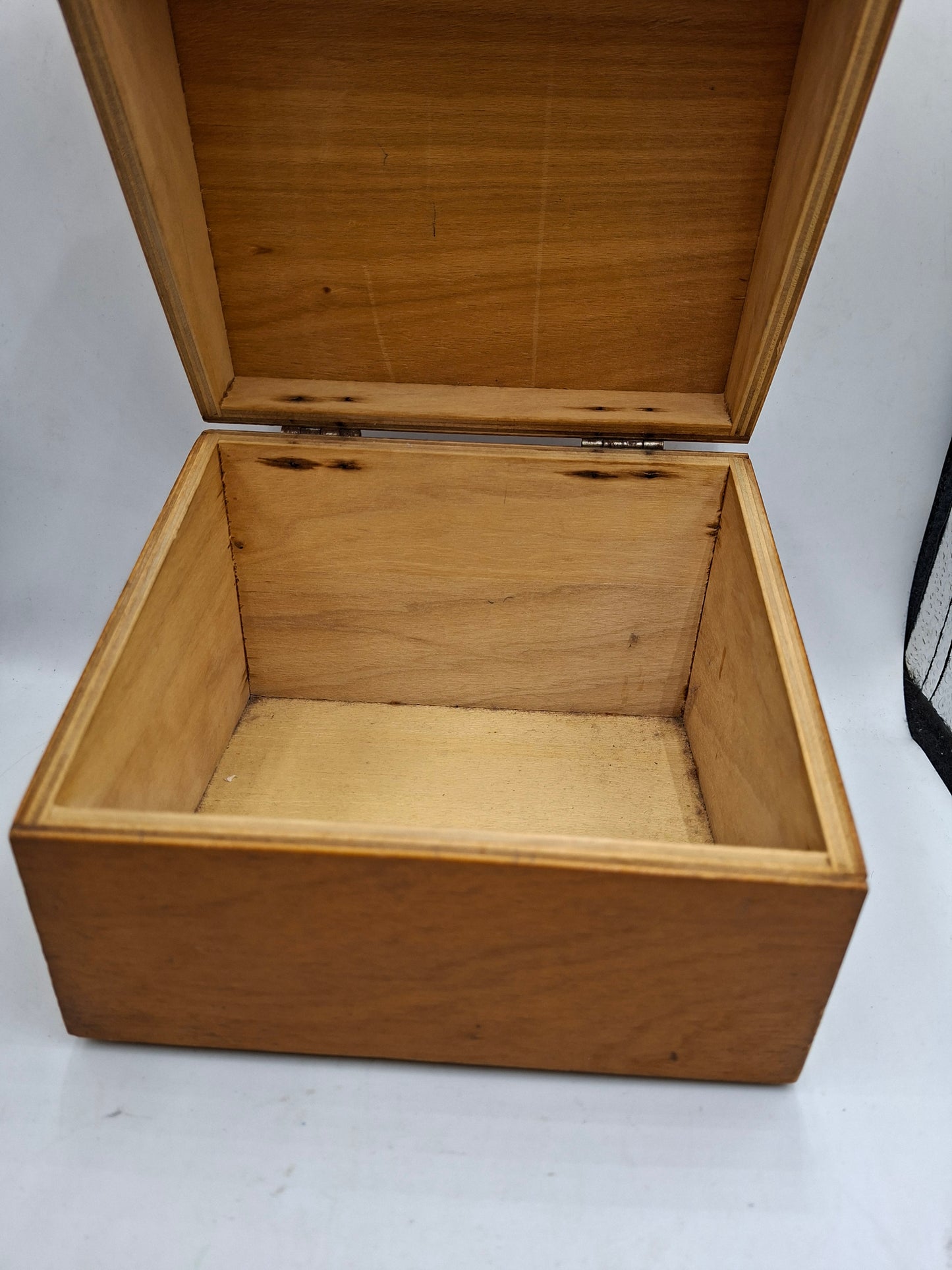 WOODEN BOX