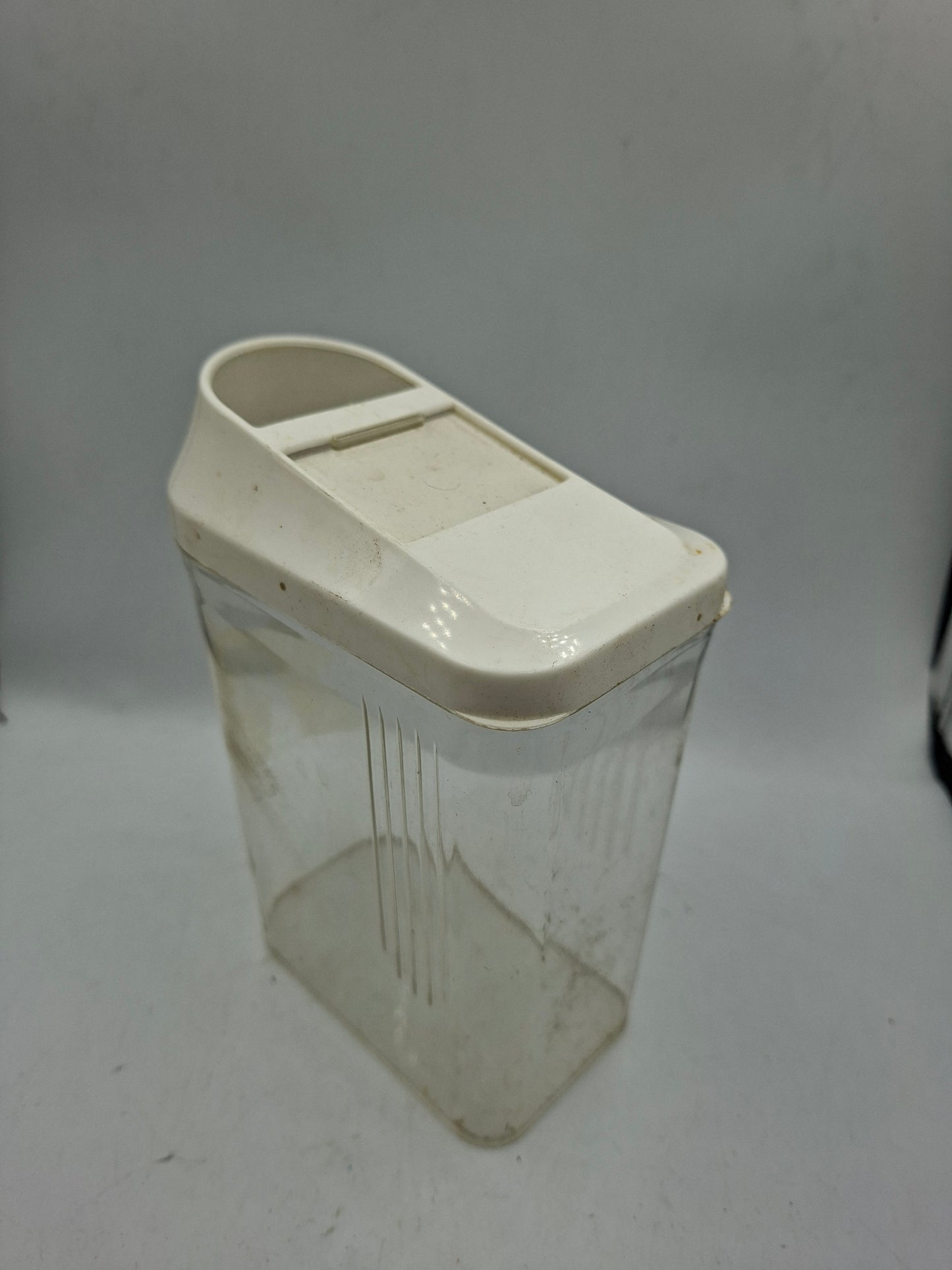 CONTAINER