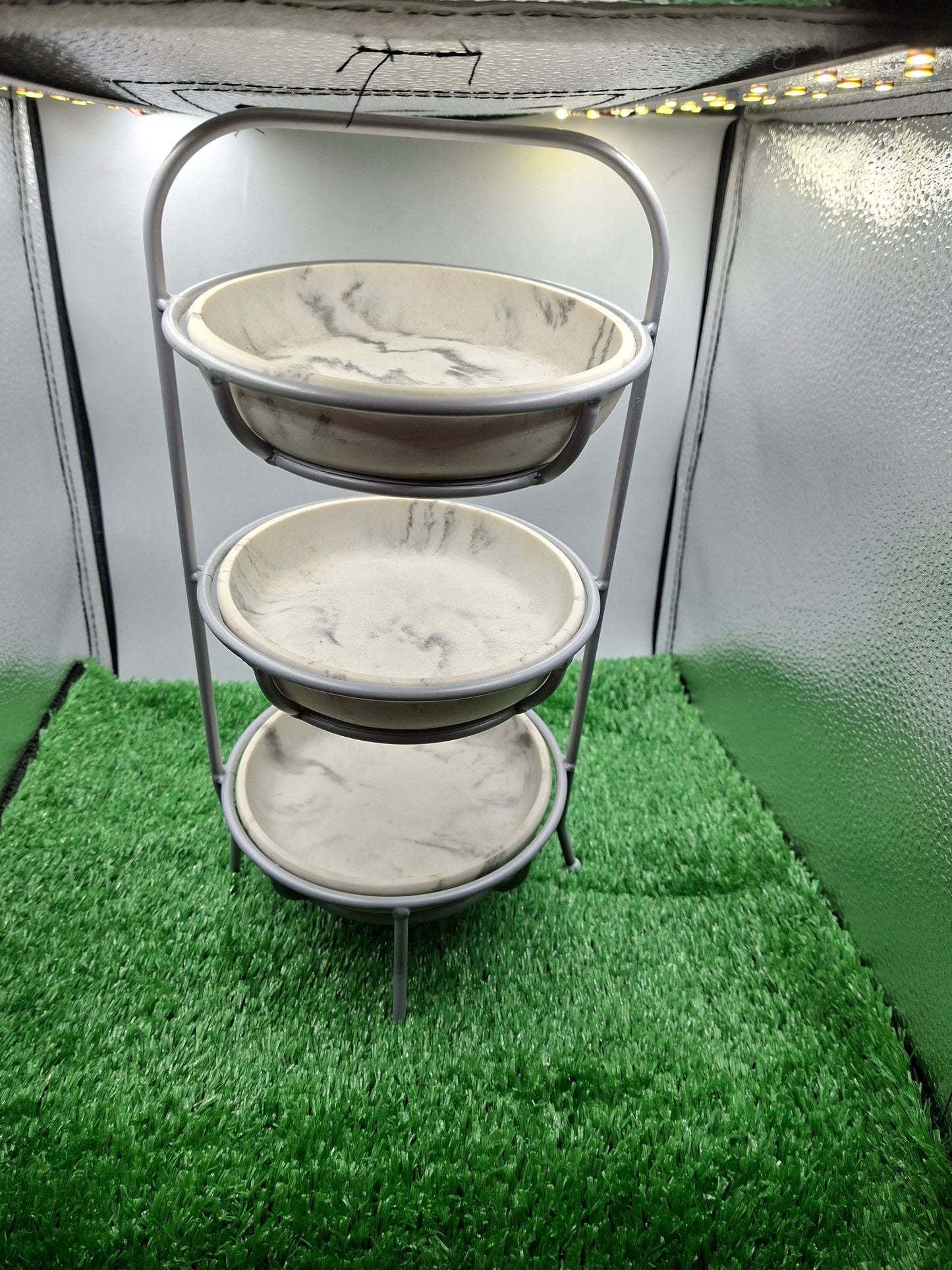 3 TIERS SERVING BOWLS SLIGHTLY DAMAGED