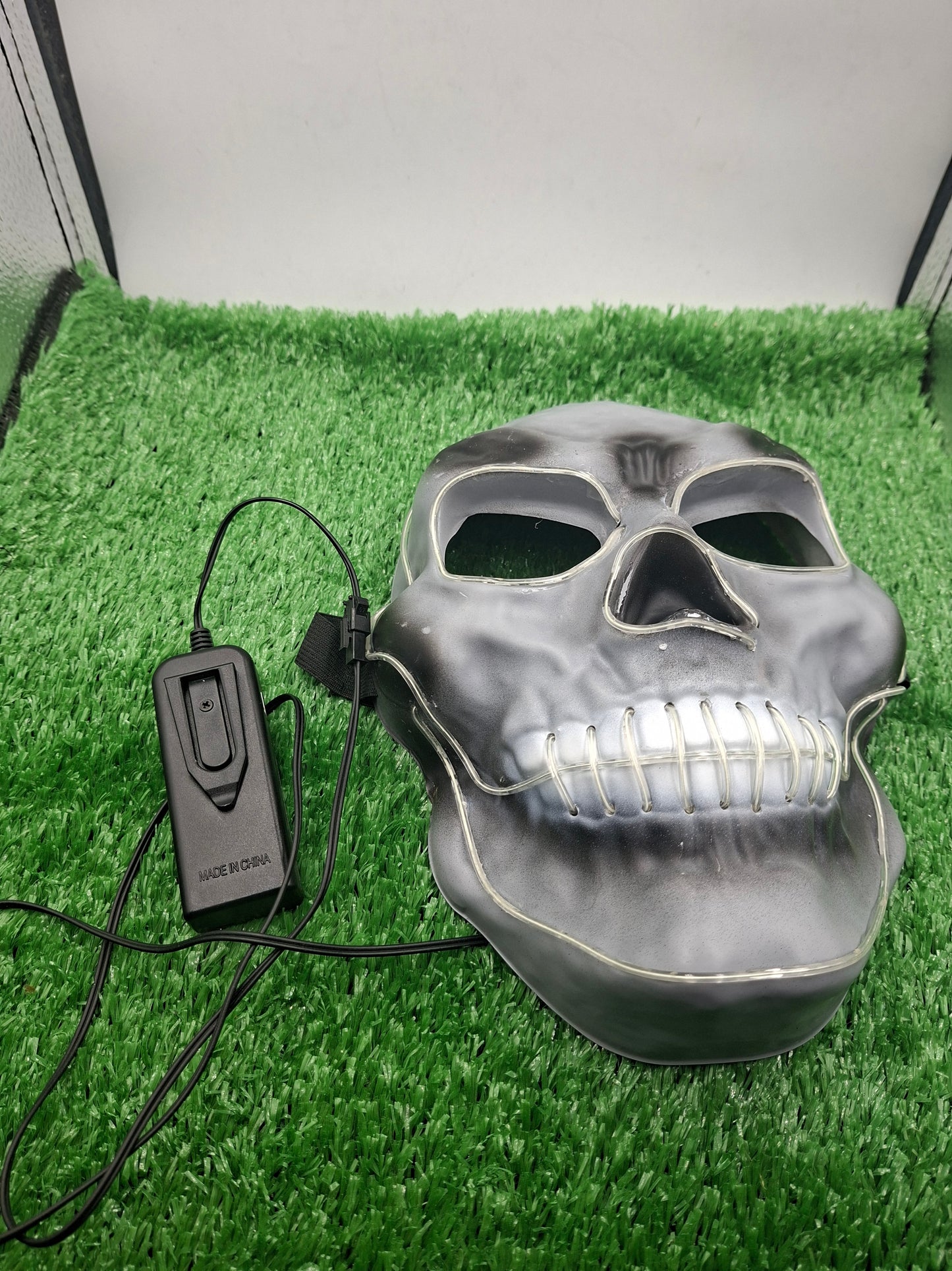 MASK WITH LIGHTS