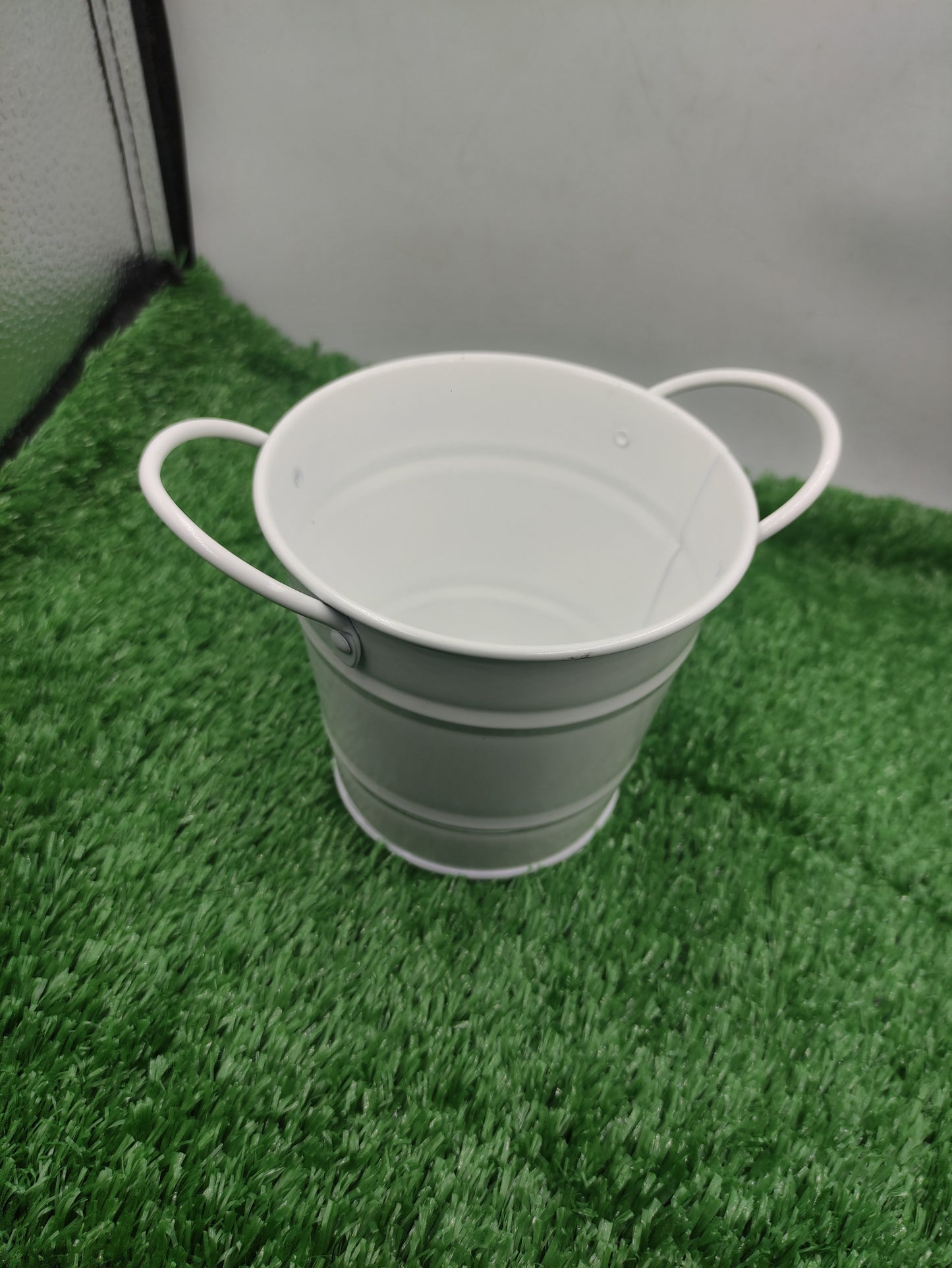 BUCKET