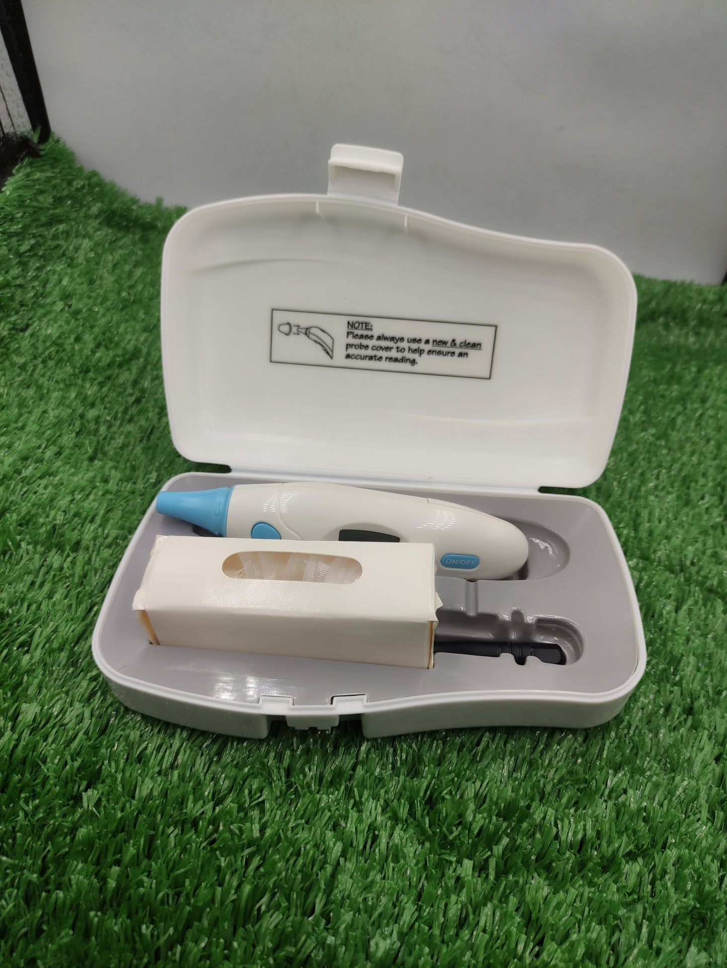 EAR THERMOMETER
