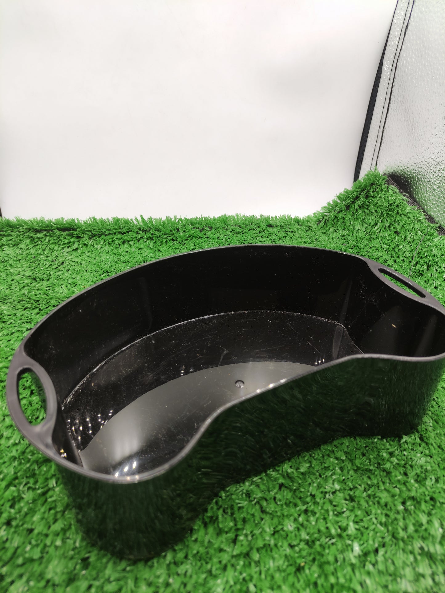 BLACK PLASTIC KIDNEY DISH