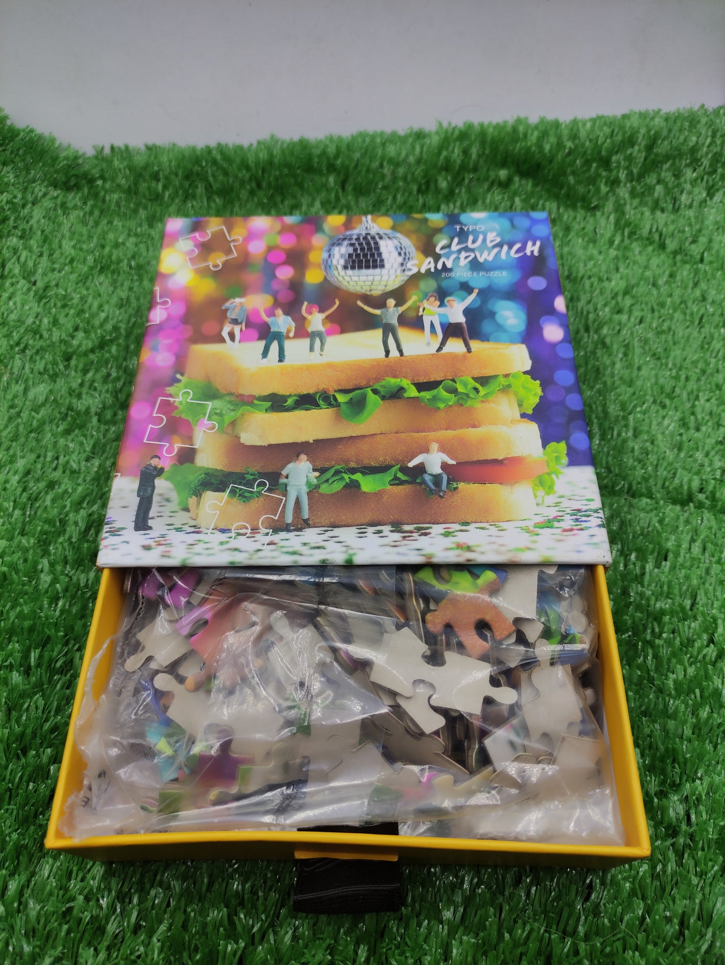 TYPO CLUB SANDWICH PUZZLE