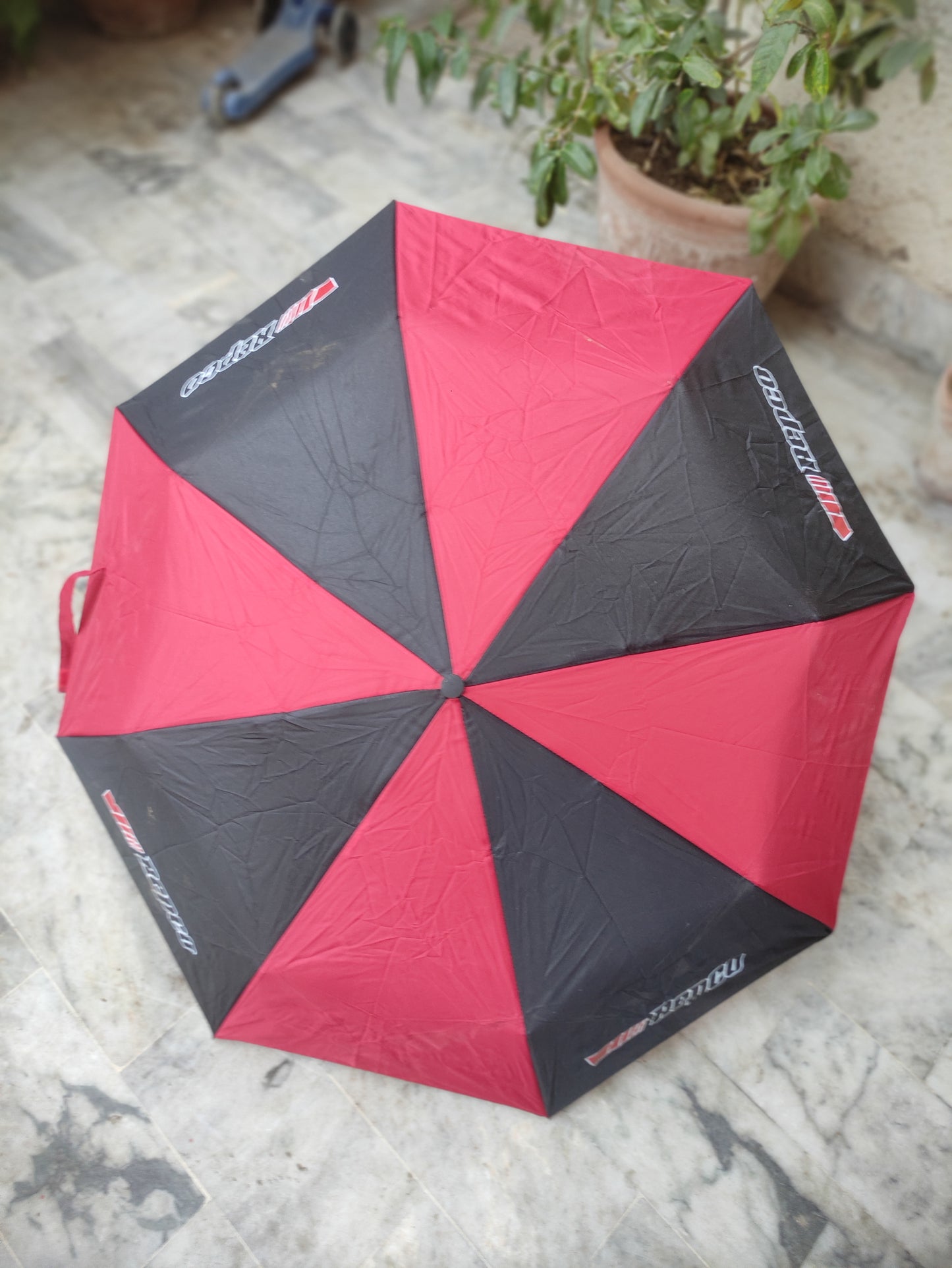 CLICGEAR UMBRELLA