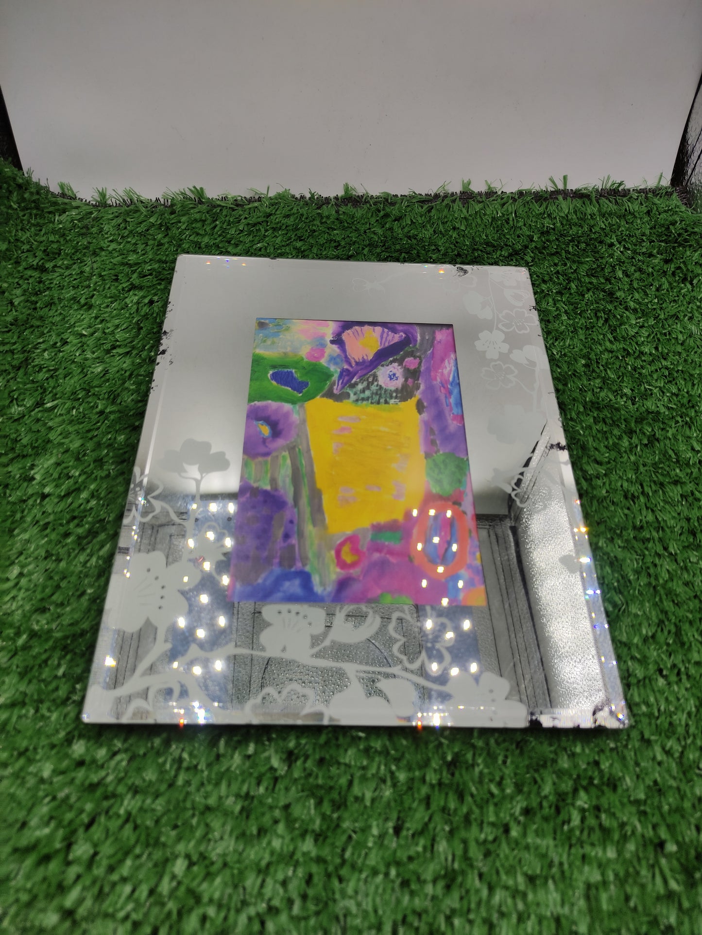 SQUARE DECORATIVE MIRROR WITH A FLORAL ETCHED BOARDER