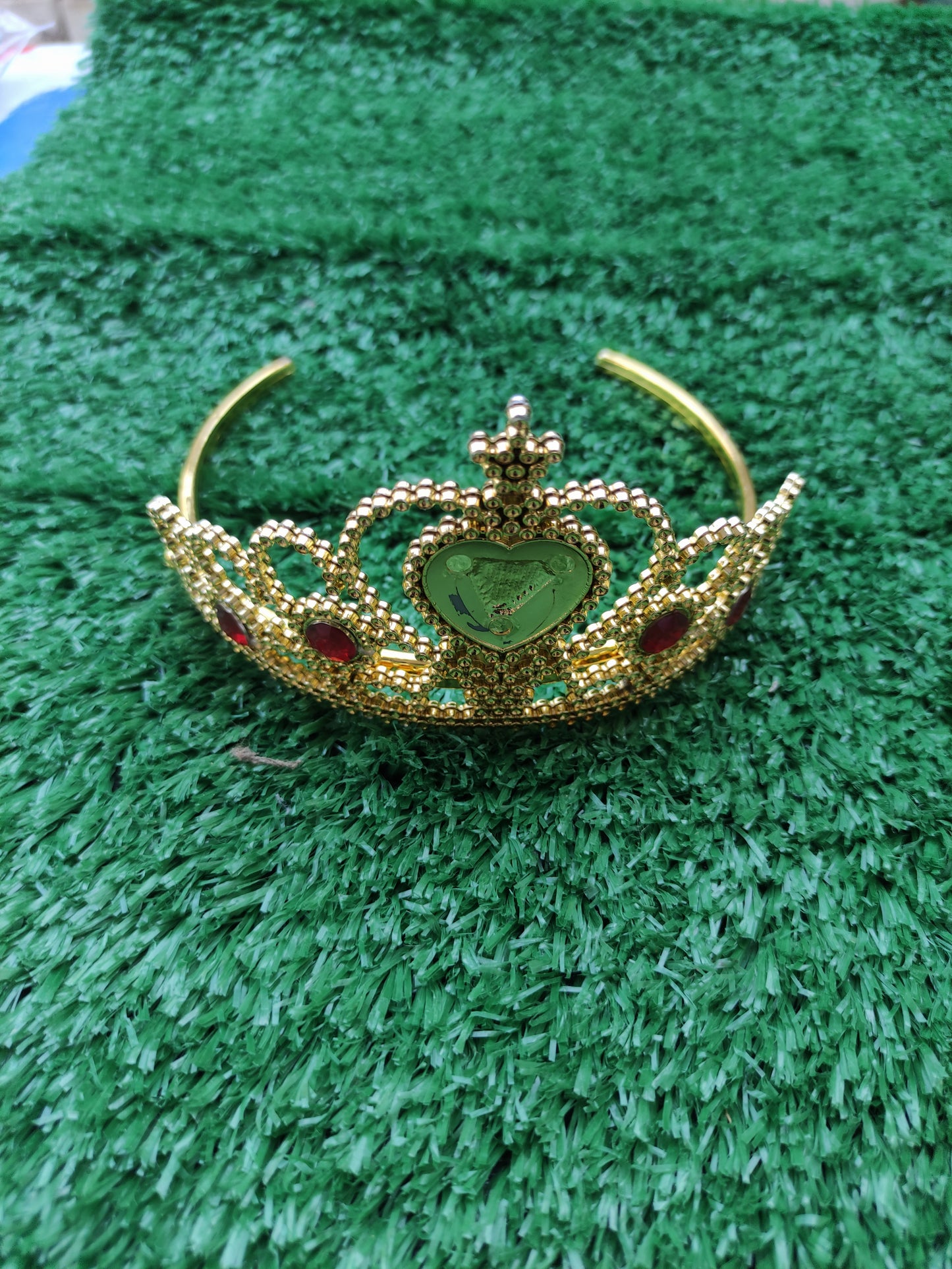 GOLD TONED PLASTIC PRINCESS CROWN TIARA