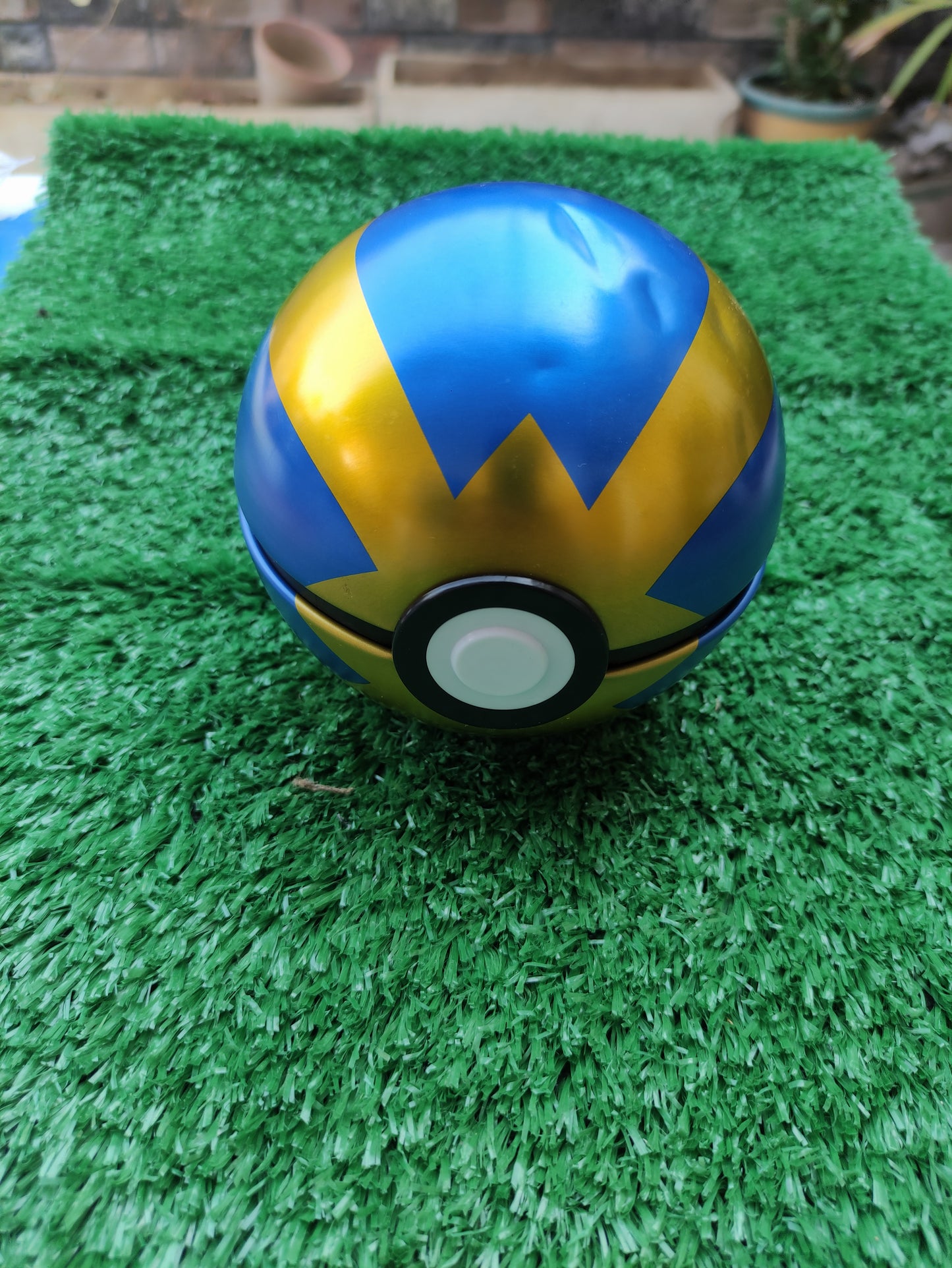 POKEMON QUICK BALL TIN