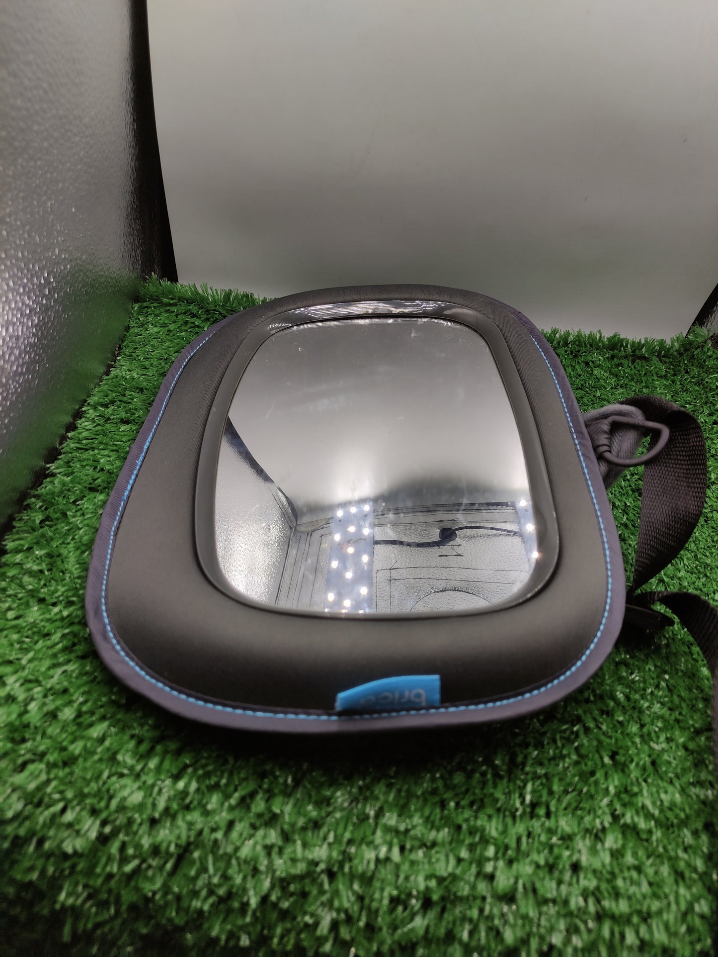 BRICA DELUXE STAY IN PLACE MIRROR