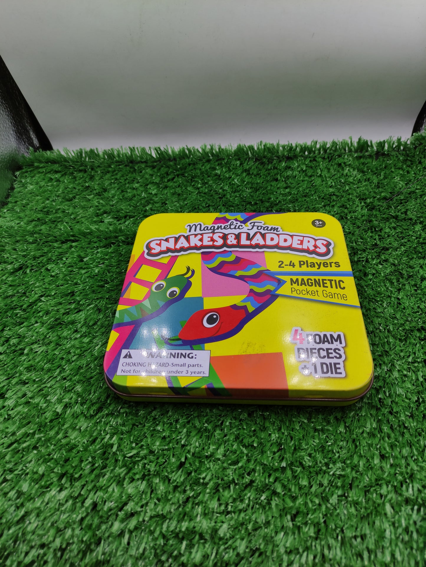 MAGNETIC SNAKES AND LADDERS POCKET GAME