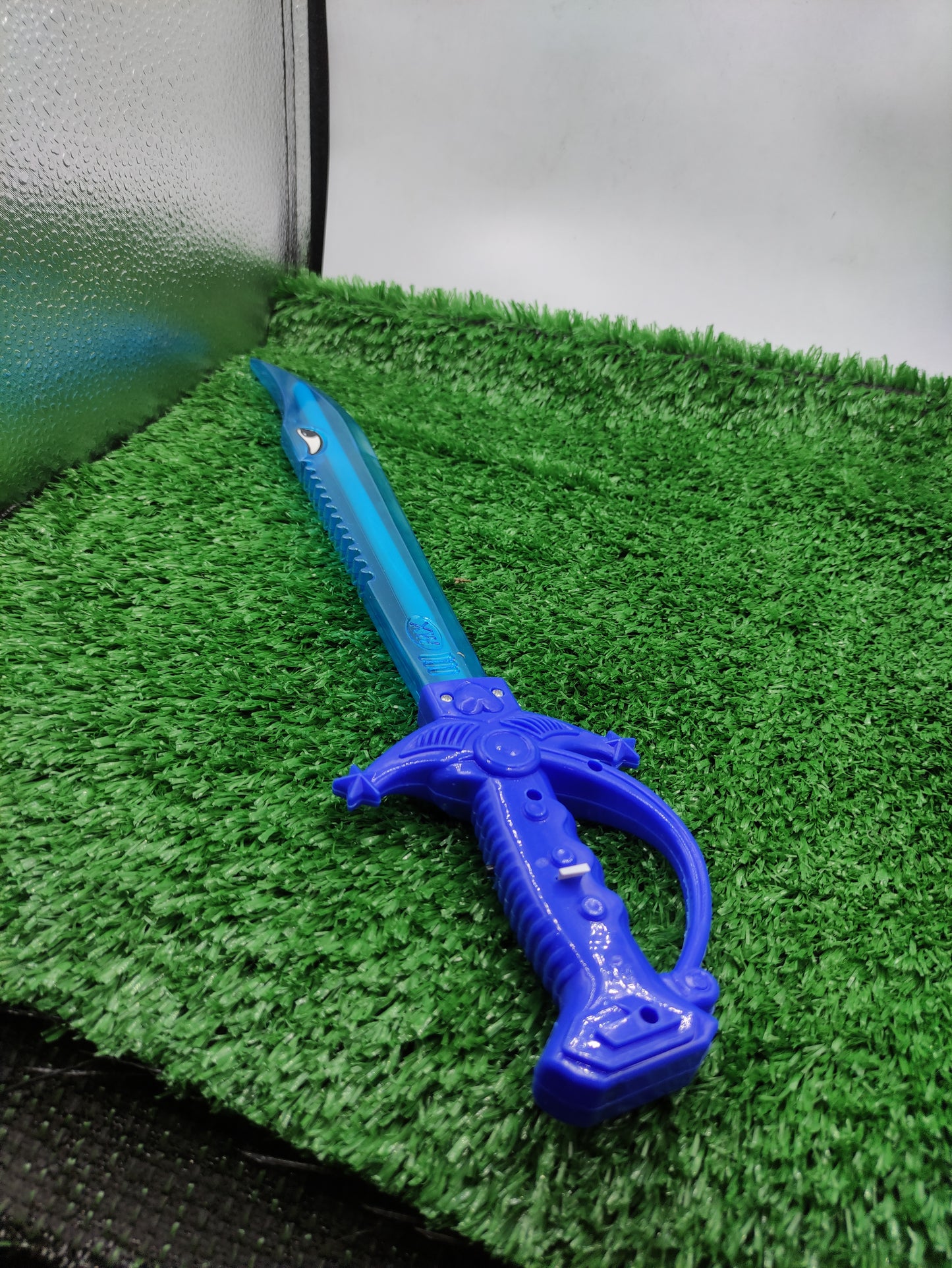 LED FLASHING SHARK SWORD