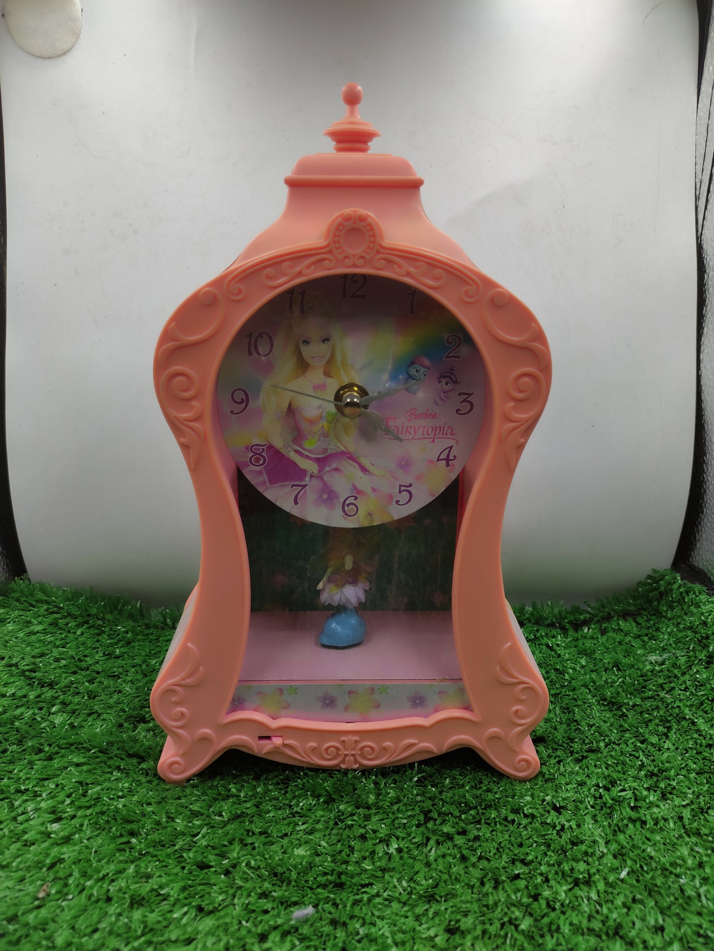 MUSICAL BARBIE CLOCK