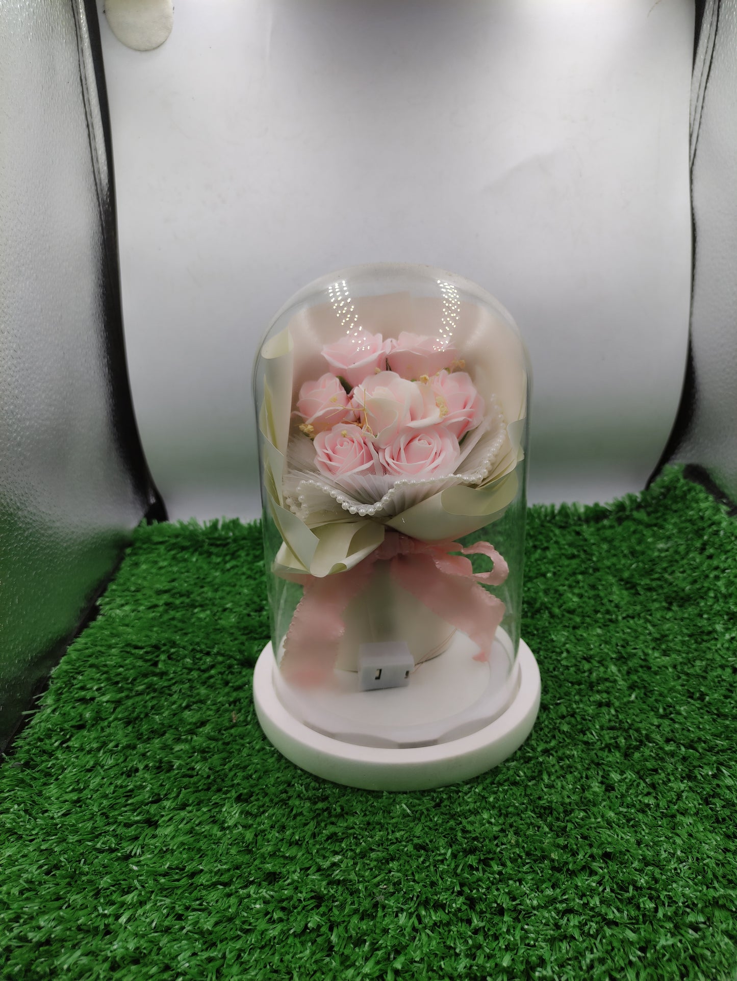 PRESERVED ROSE BOUQUET IN A GLASS DOOM