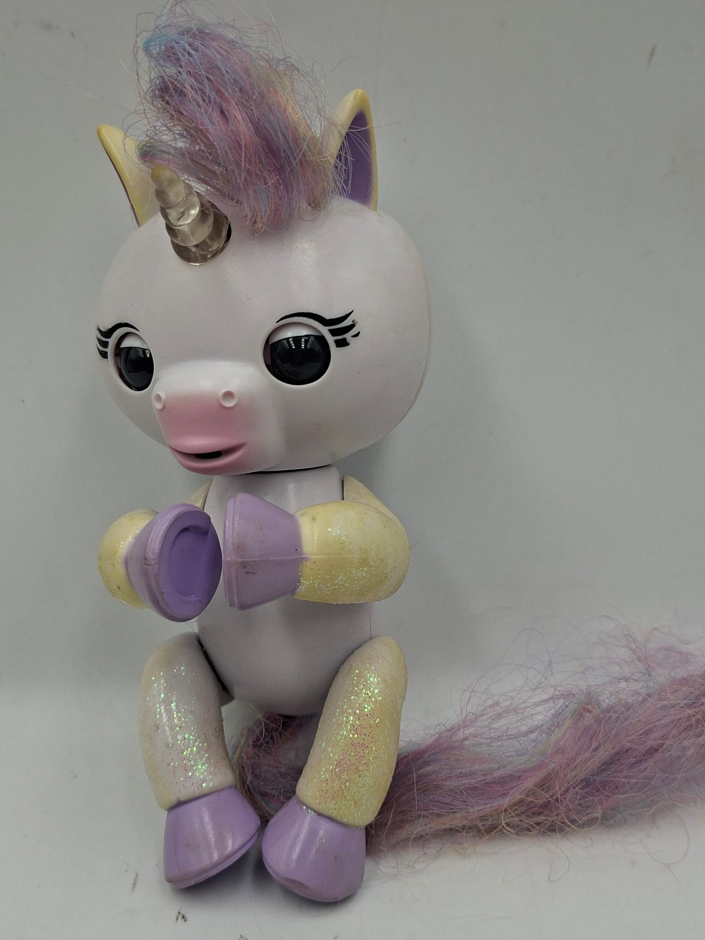 Fingerlings baby unicorn