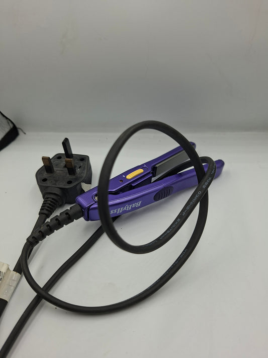 TRAVEL STRAIGHTENER
