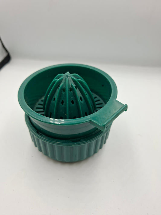 LEMON AND LIME SQUEEZER