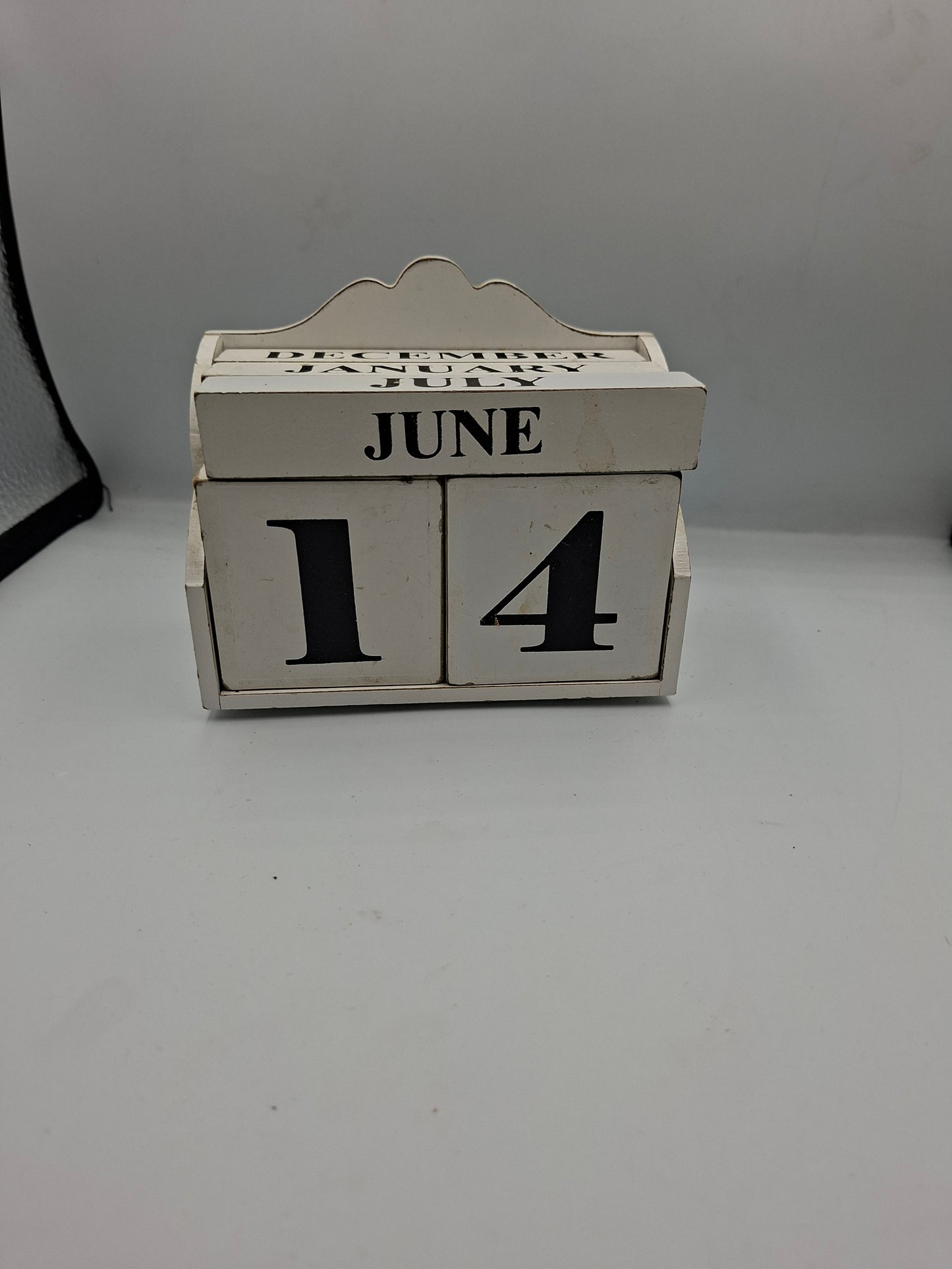 WOODEN CALENDER