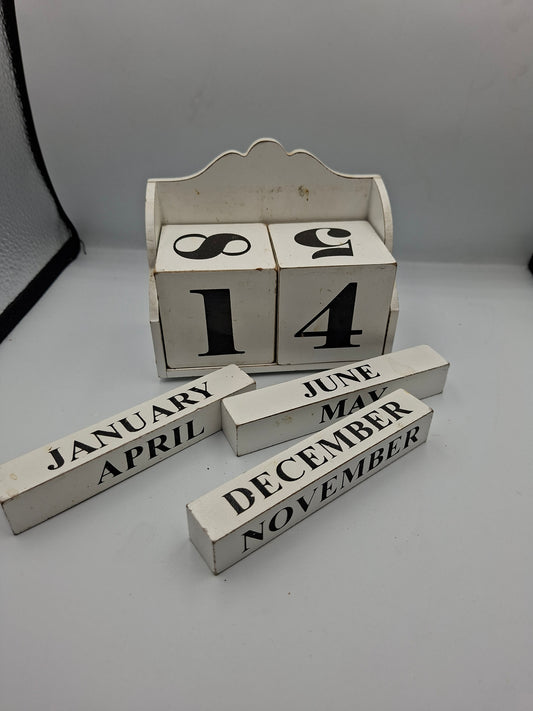 WOODEN CALENDER