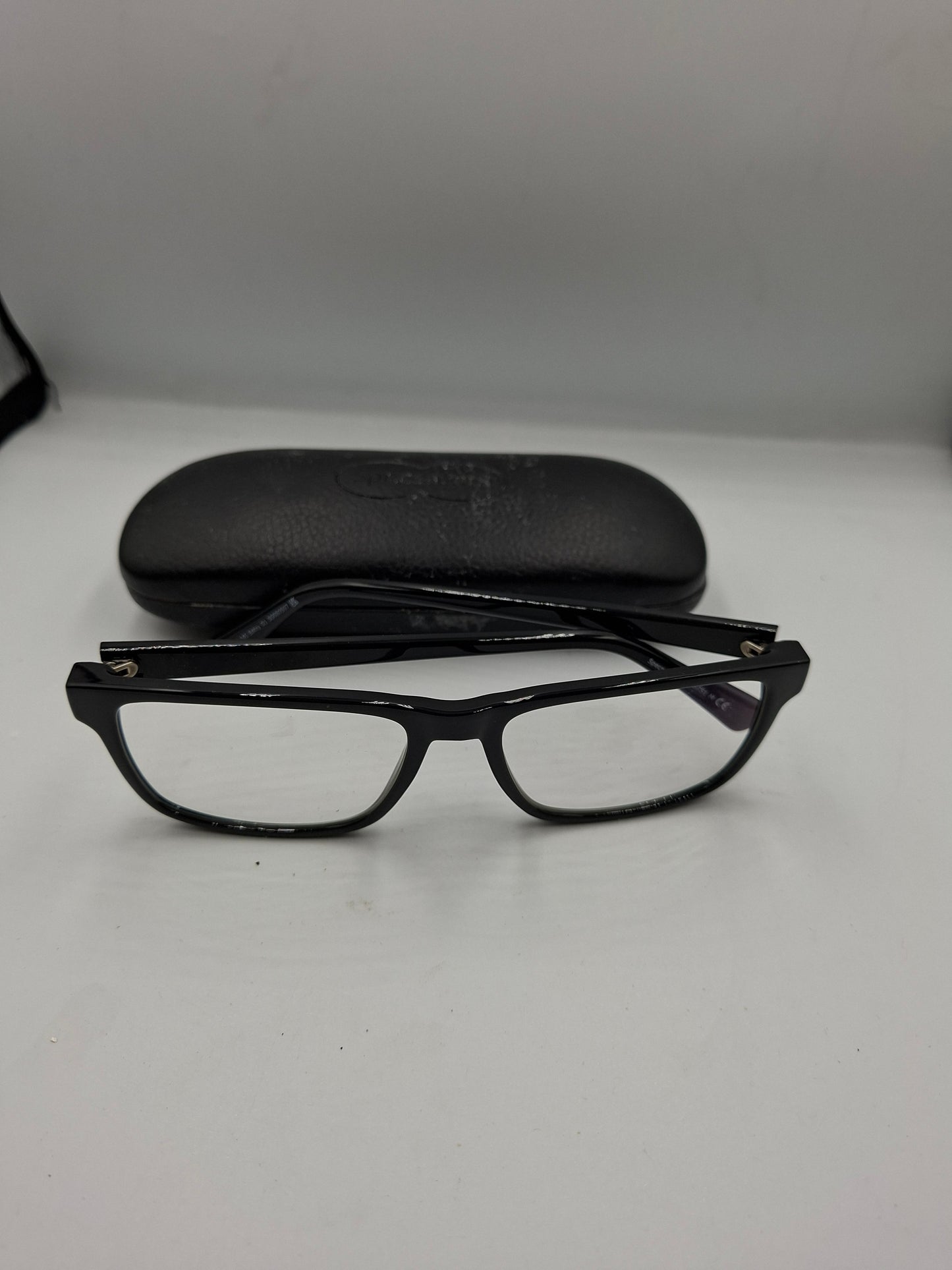 CONTACT GLASSES