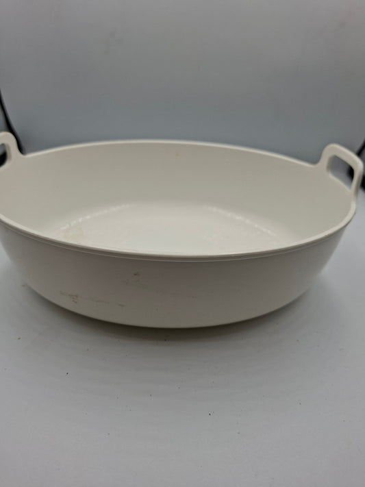 PLASTIC TRAY