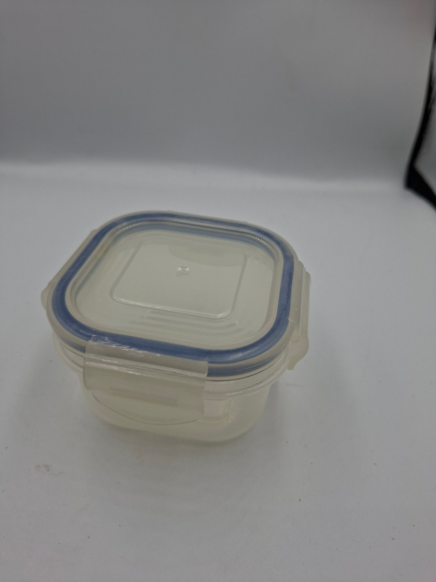 AIR TIGHT CONTAINER
