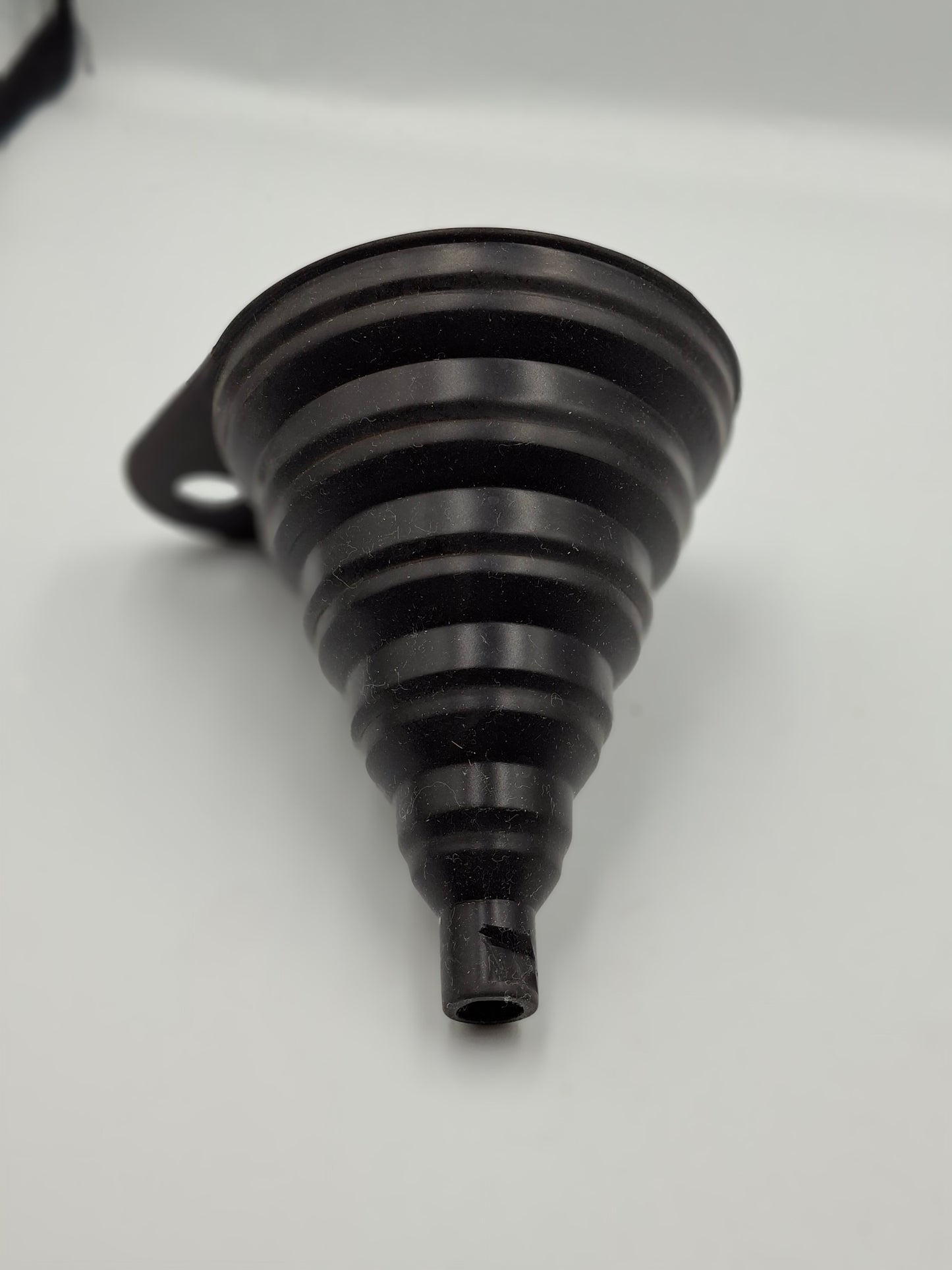 COLLAPSIBLE FUNNEL