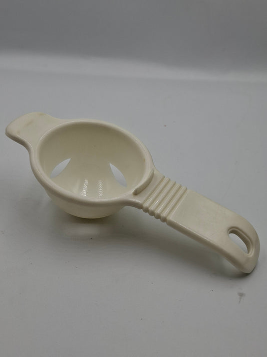 EGG YOLK SEPARATOR