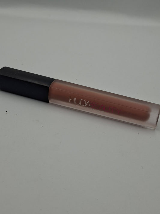HUDA BEAUTY LIP PAINT NUDE