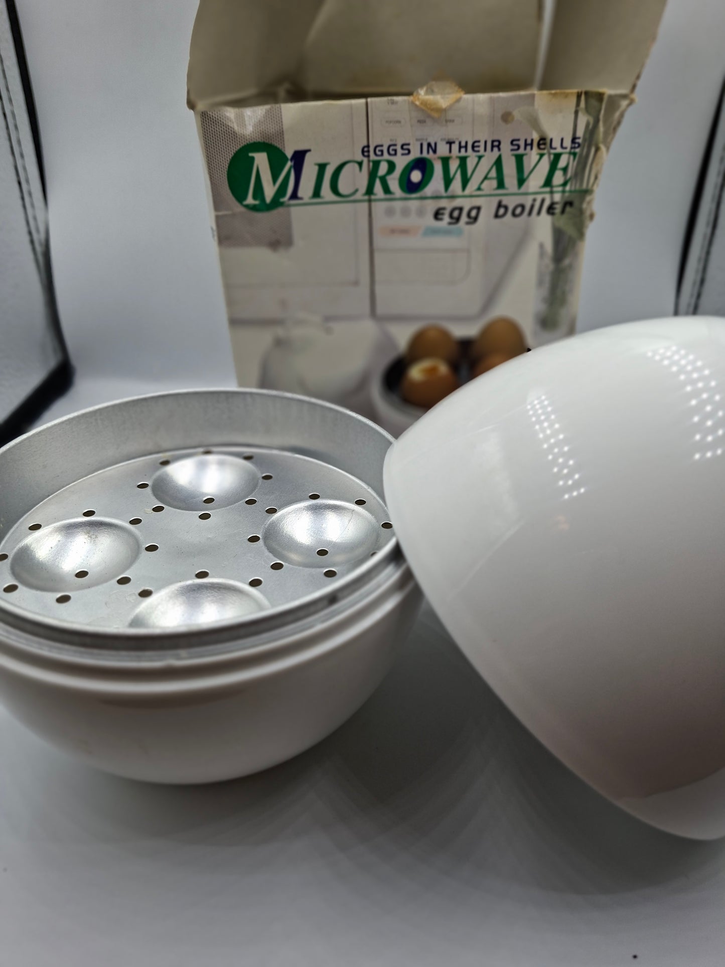 MICROWAVE EGG BOILER