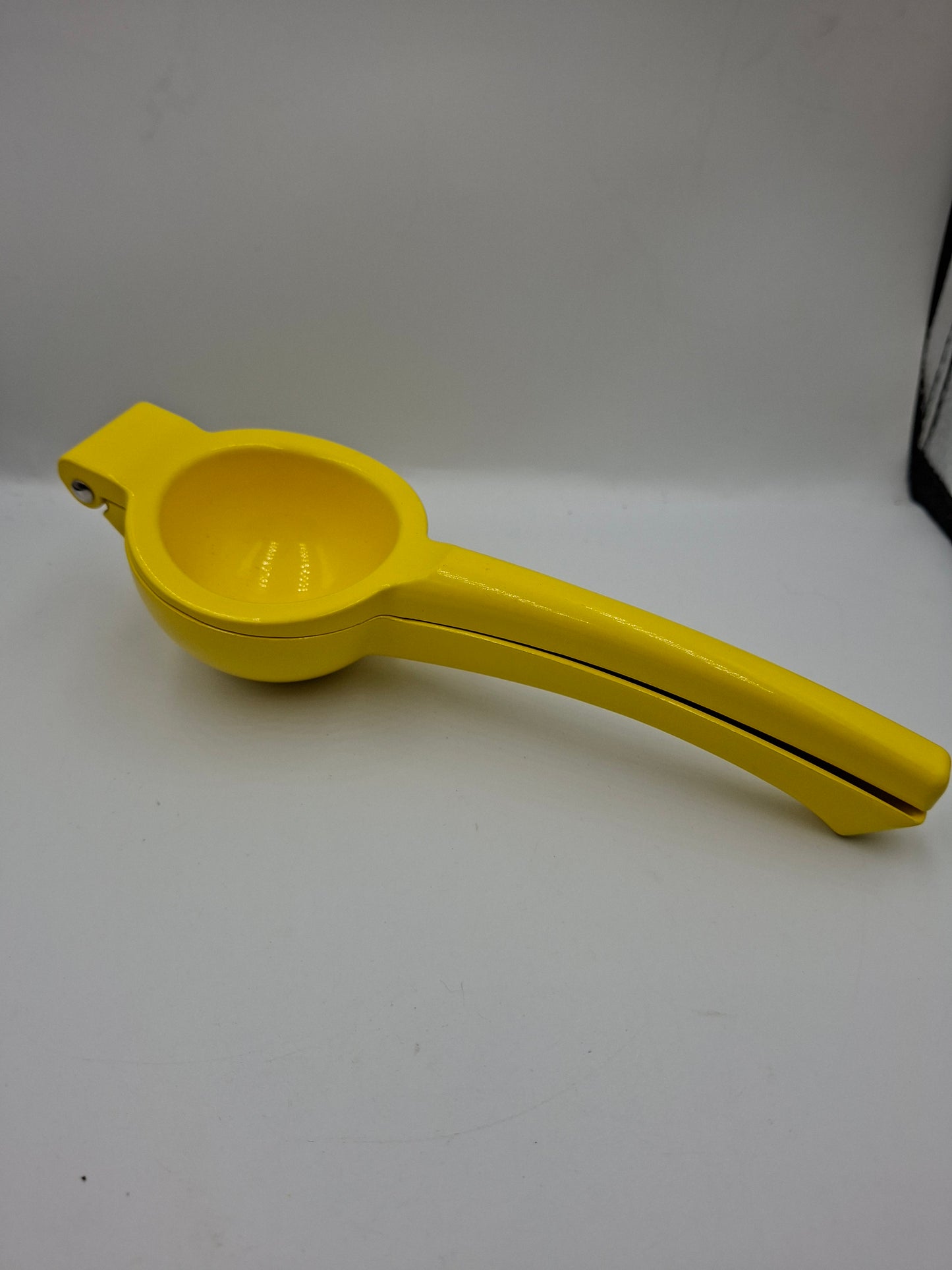 LEMON AND LIME SQUEEZER