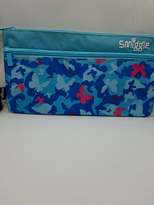 SMIGGLE POUCH