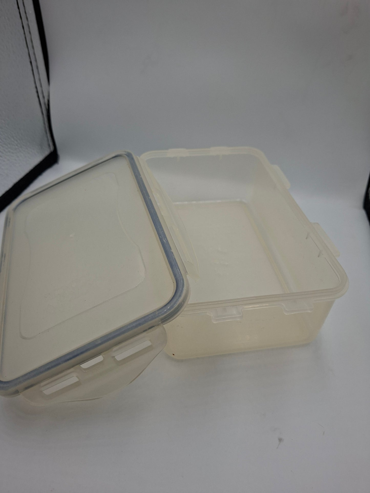 AIRTIGHT CONTAINER USED